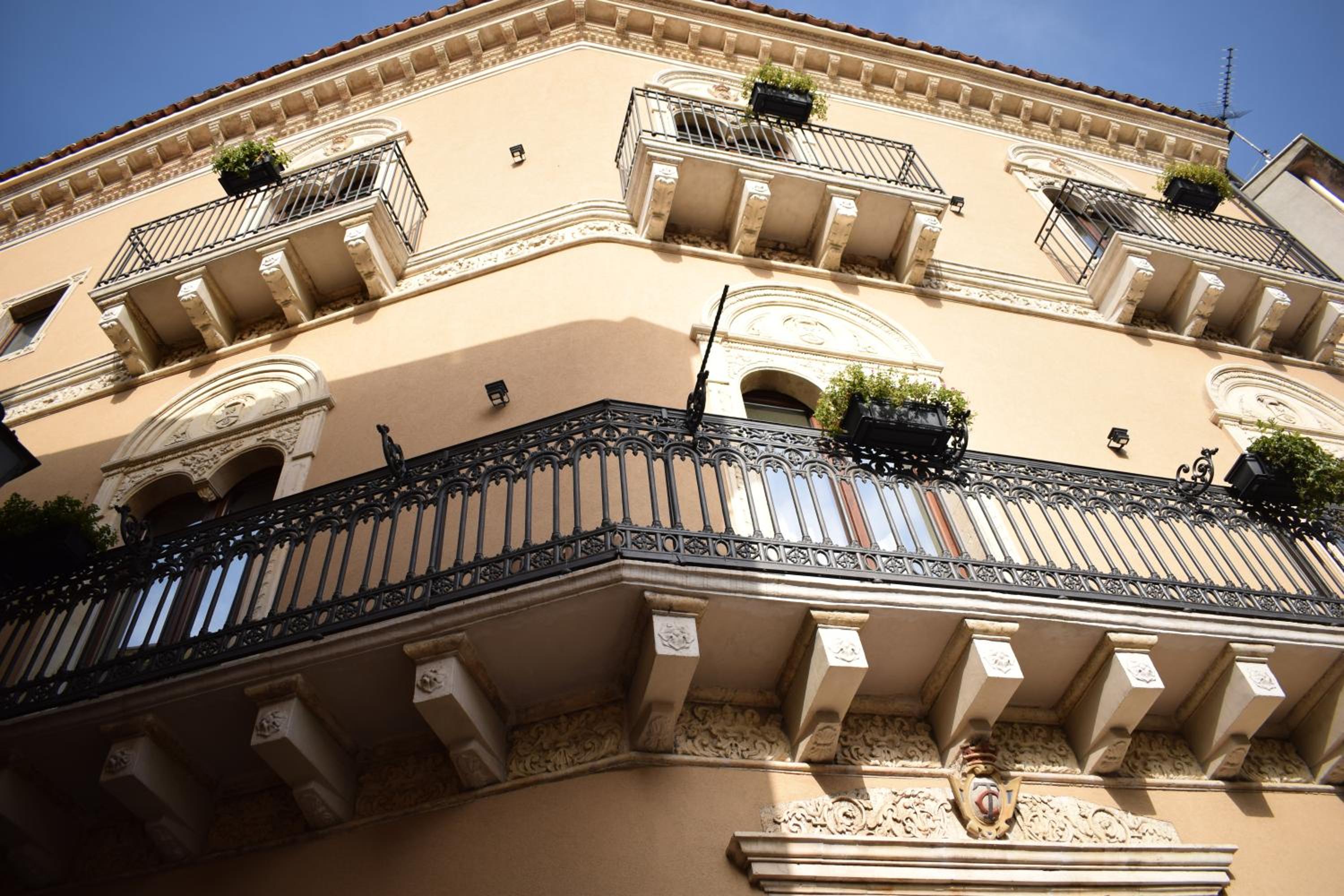 Cento Tari' Guest House