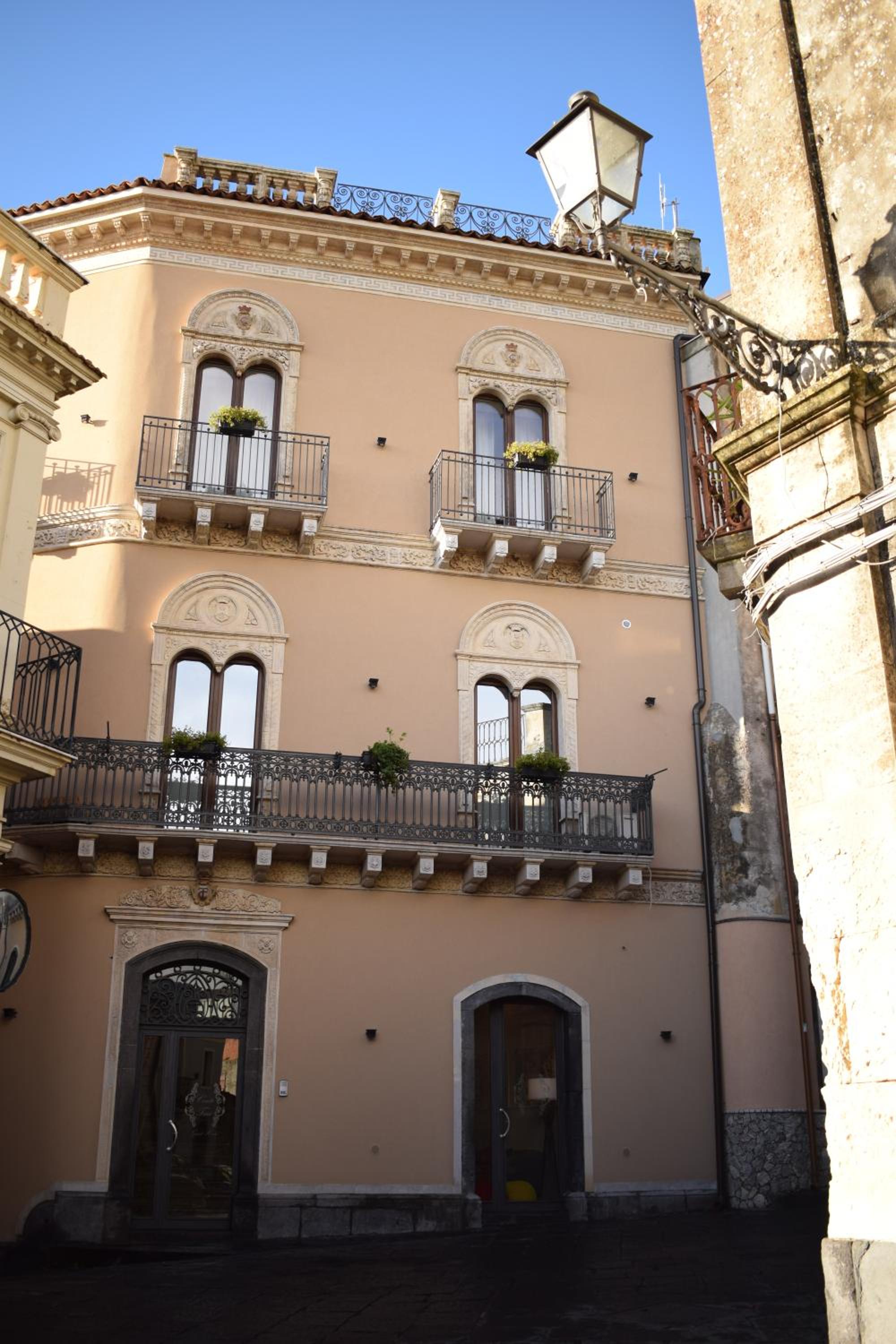 Cento Tari' Guest House