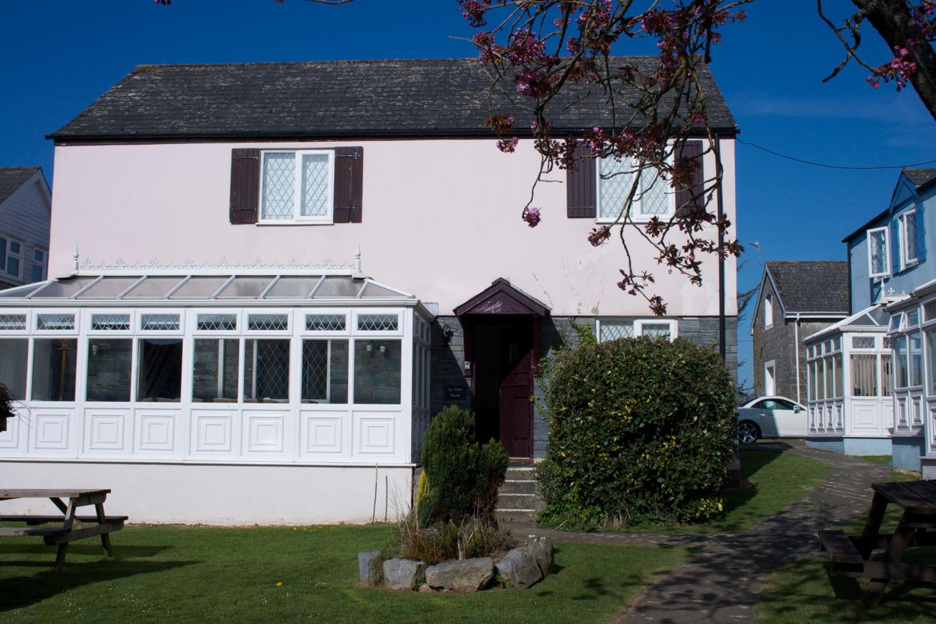Ivy Tower Cottages