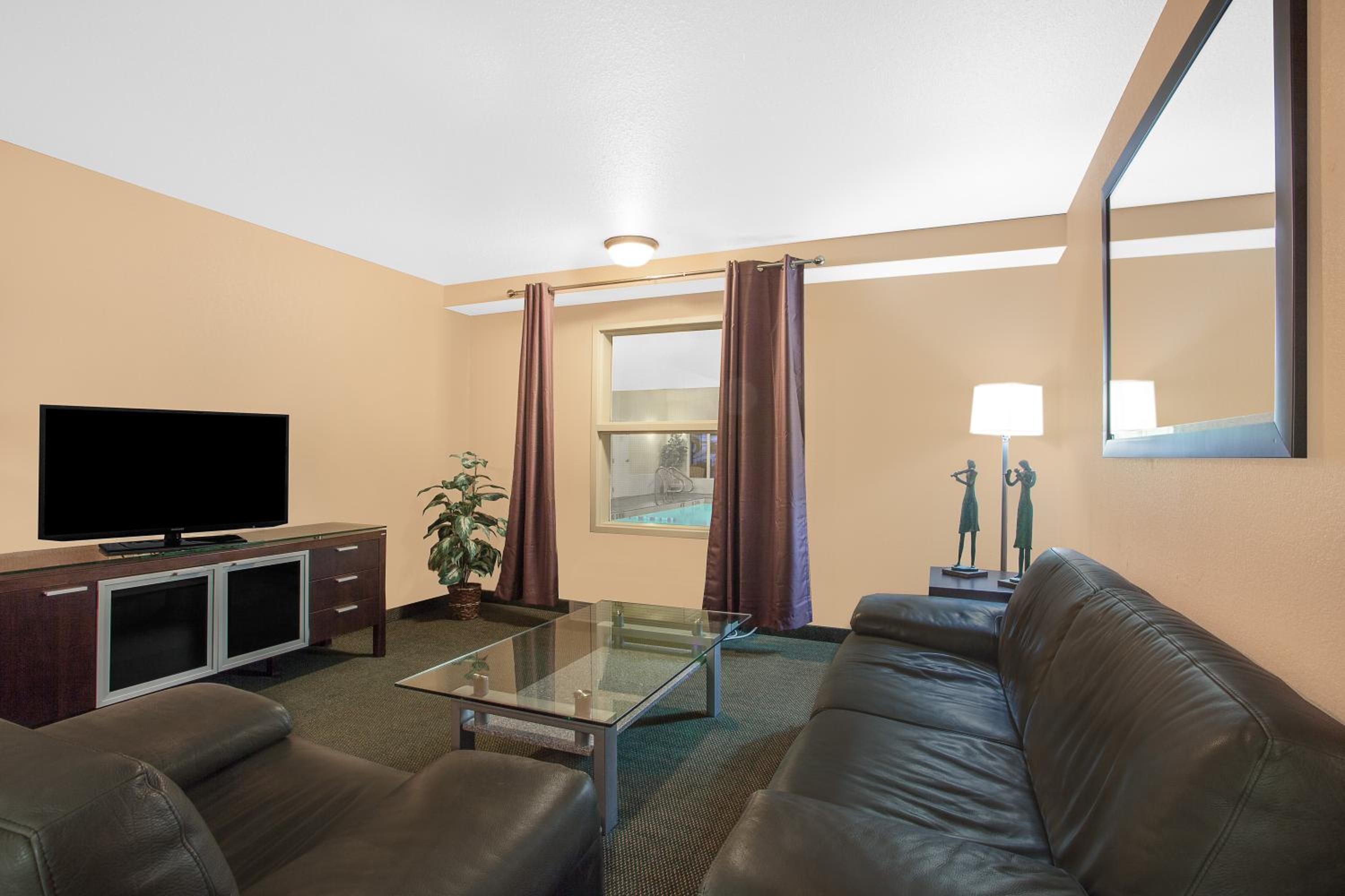Cranbrook Vacations - Ramada by Wyndham Cranbrook - Property Image 46