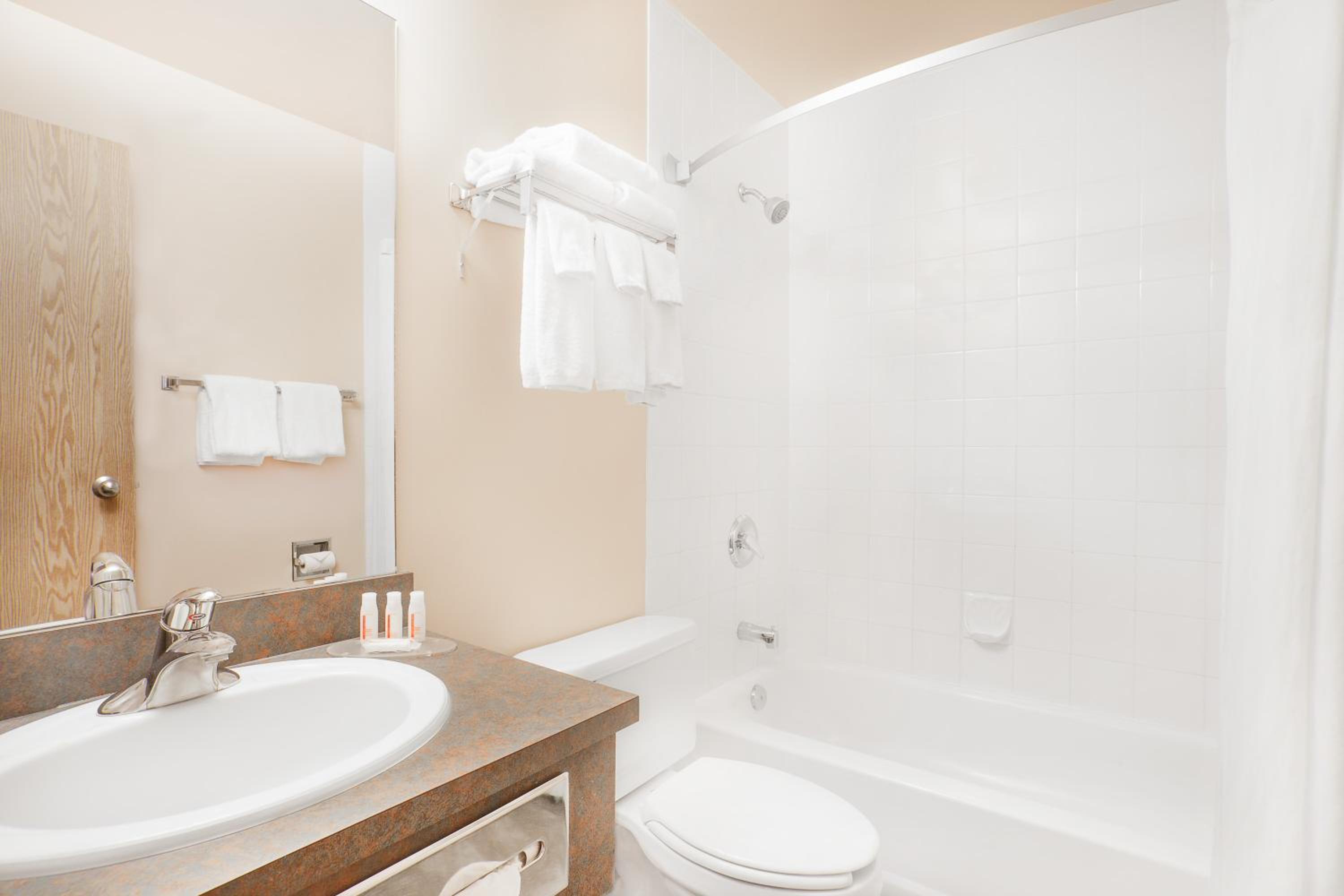Cranbrook Vacations - Ramada by Wyndham Cranbrook - Property Image 22