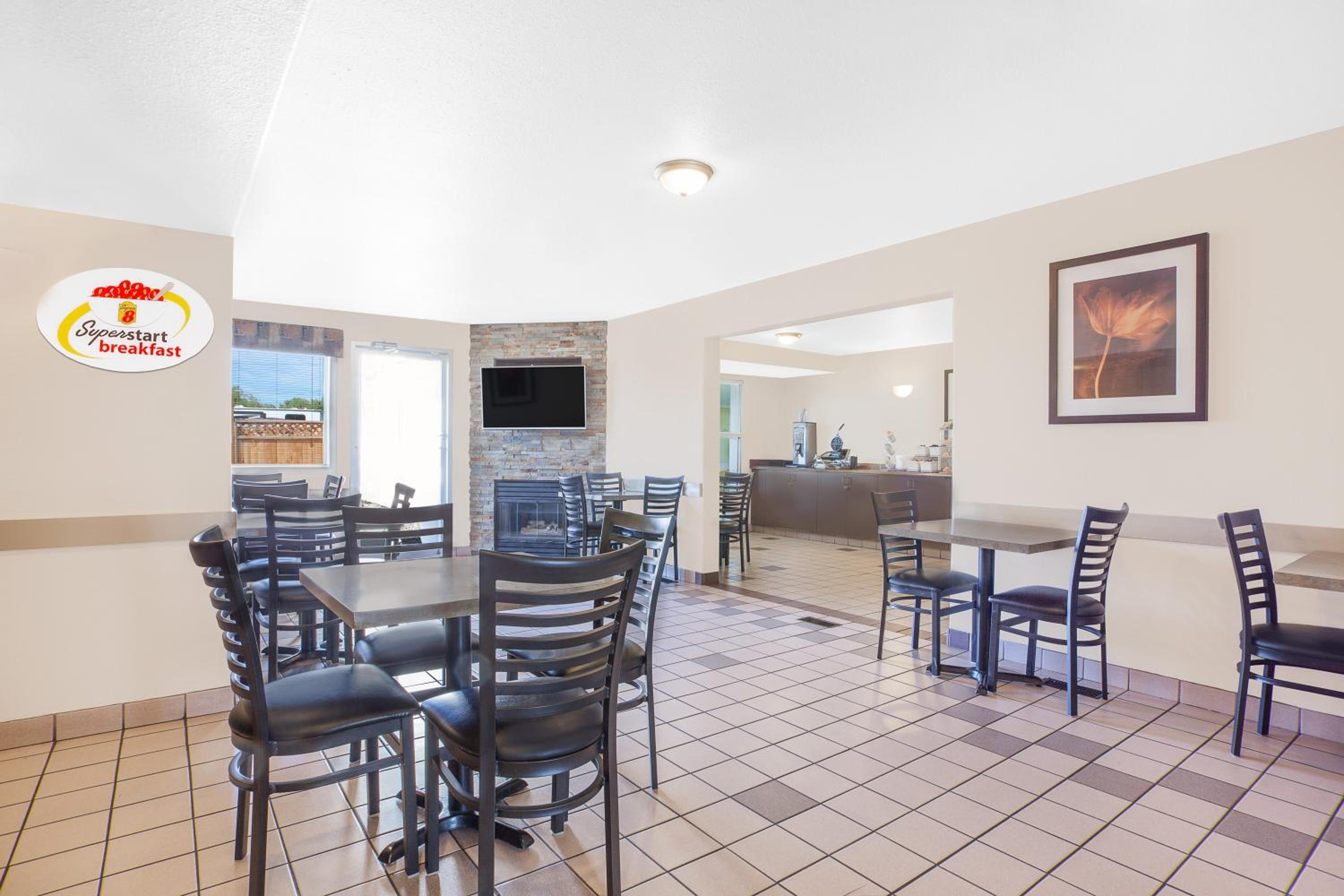 Cranbrook Vacations - Ramada by Wyndham Cranbrook - Property Image 37