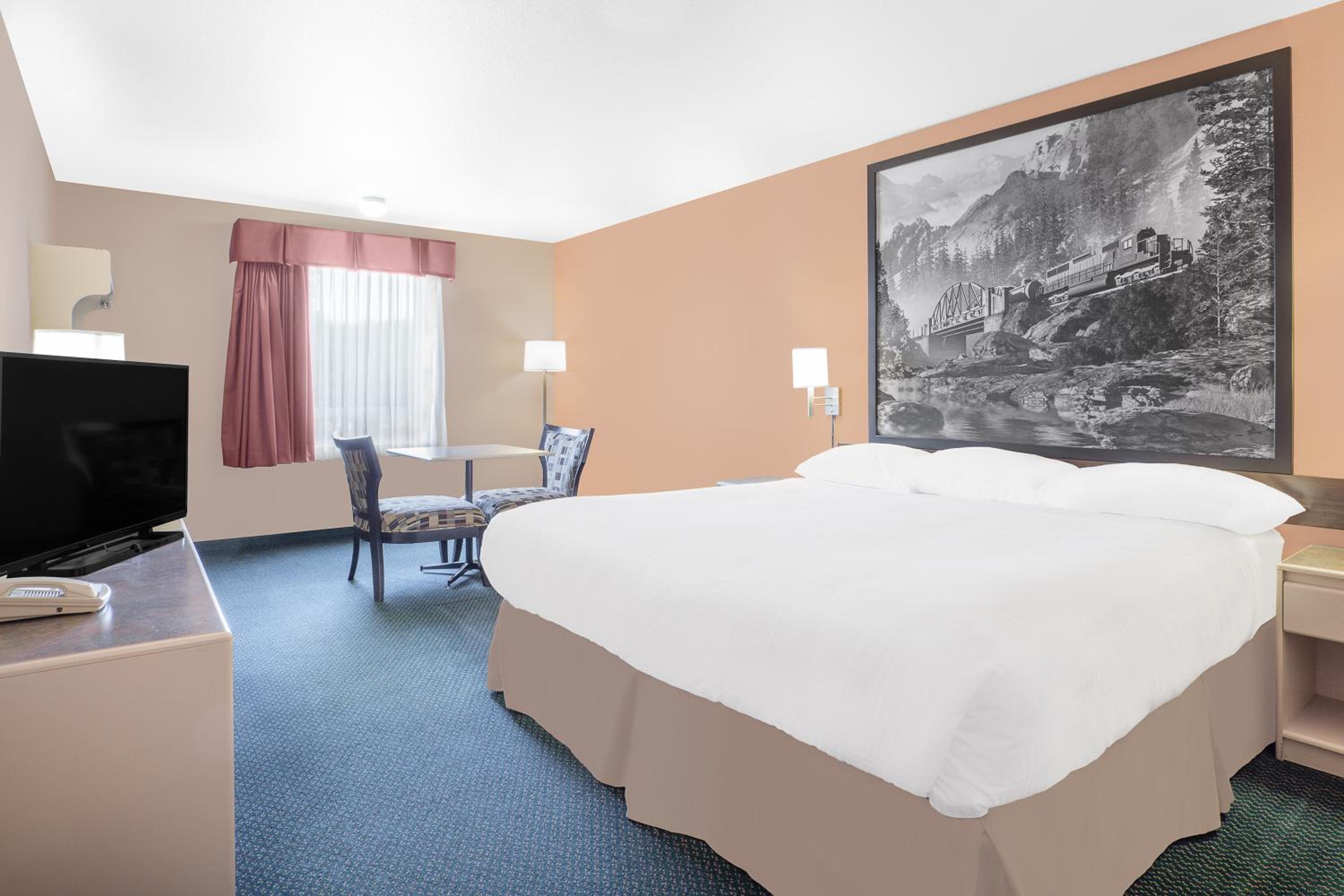 Cranbrook Vacations - Ramada by Wyndham Cranbrook - Property Image 38
