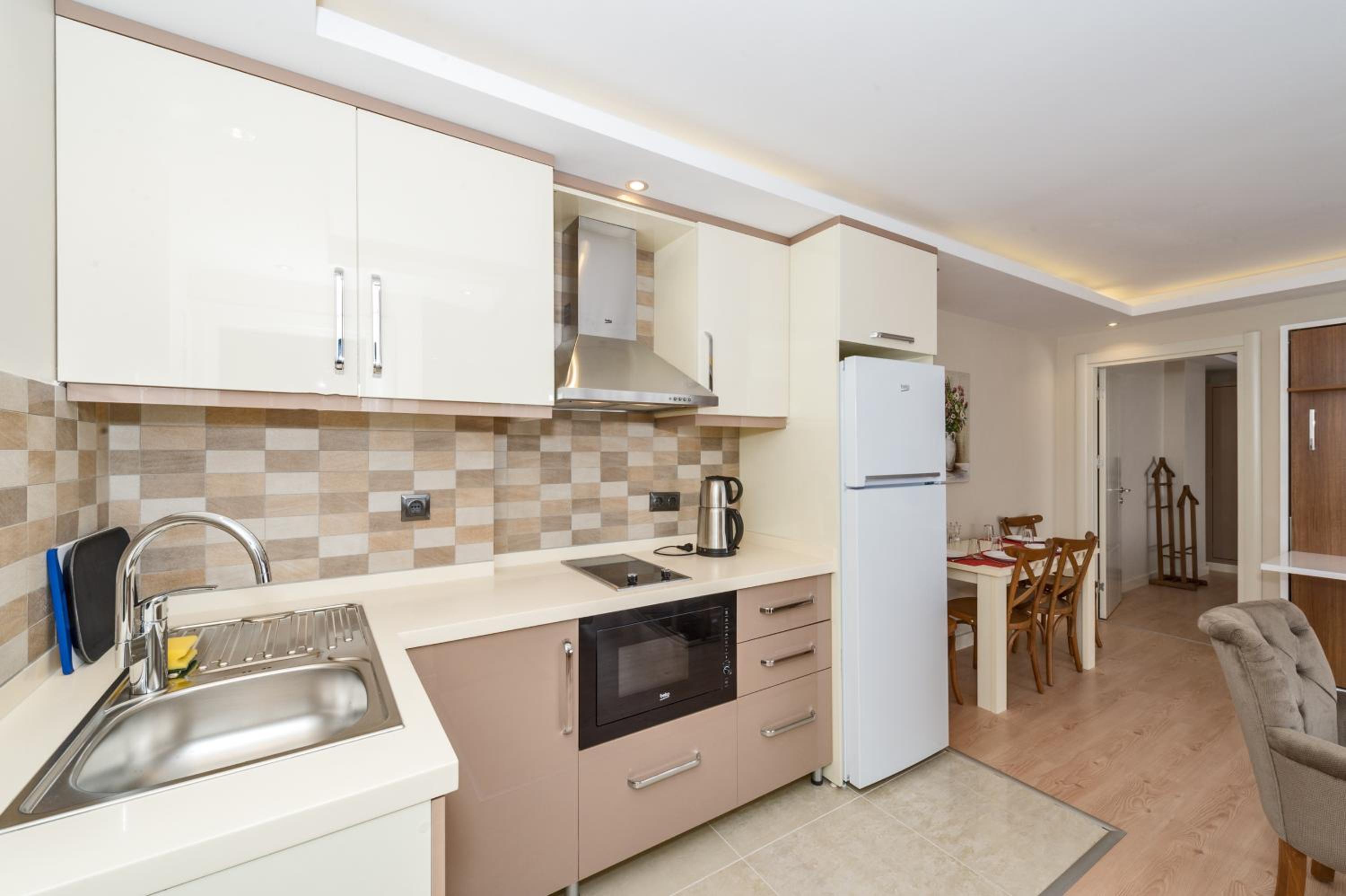 Gen Suites - Image 74