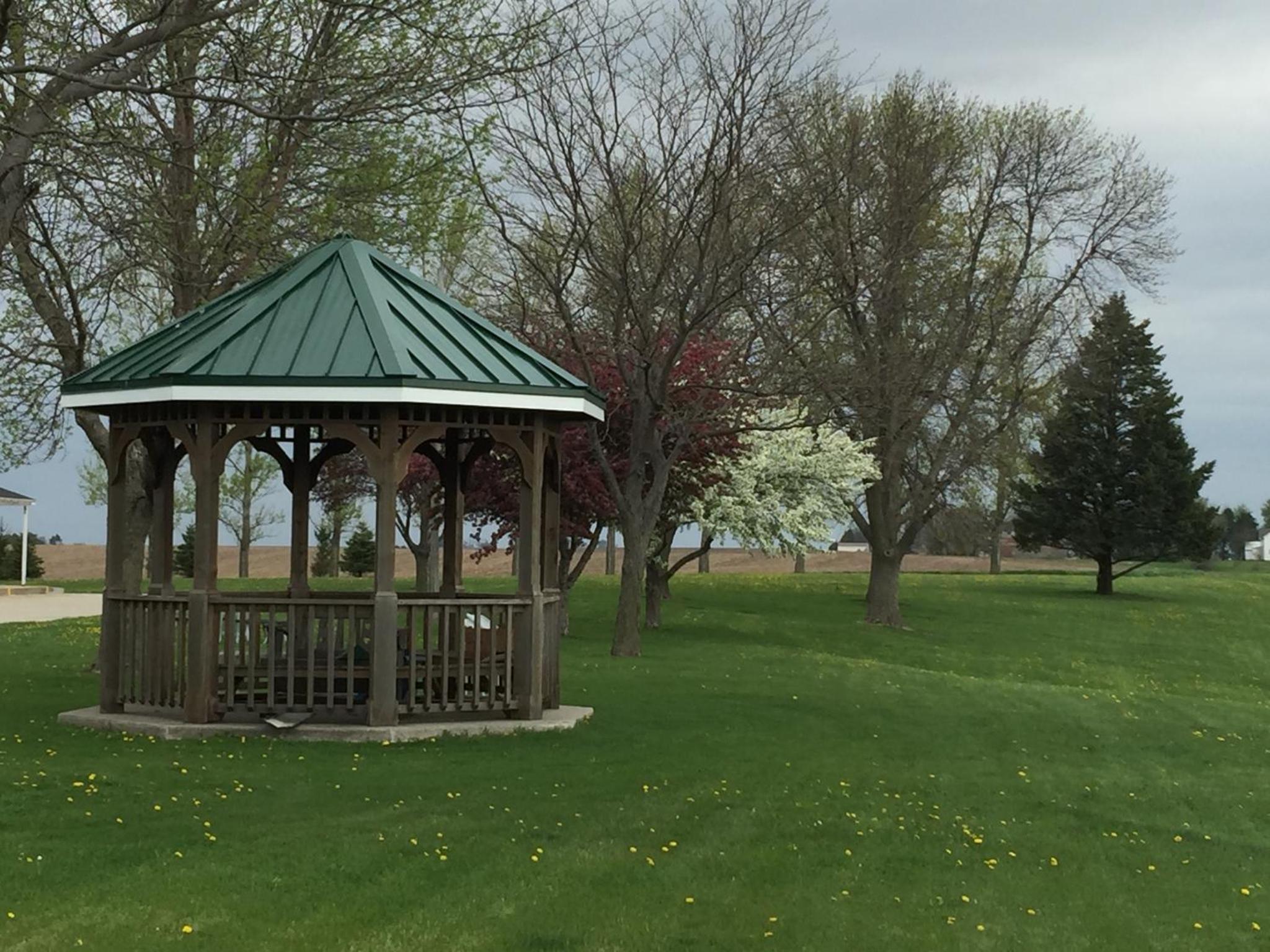 Crest Country Inn
