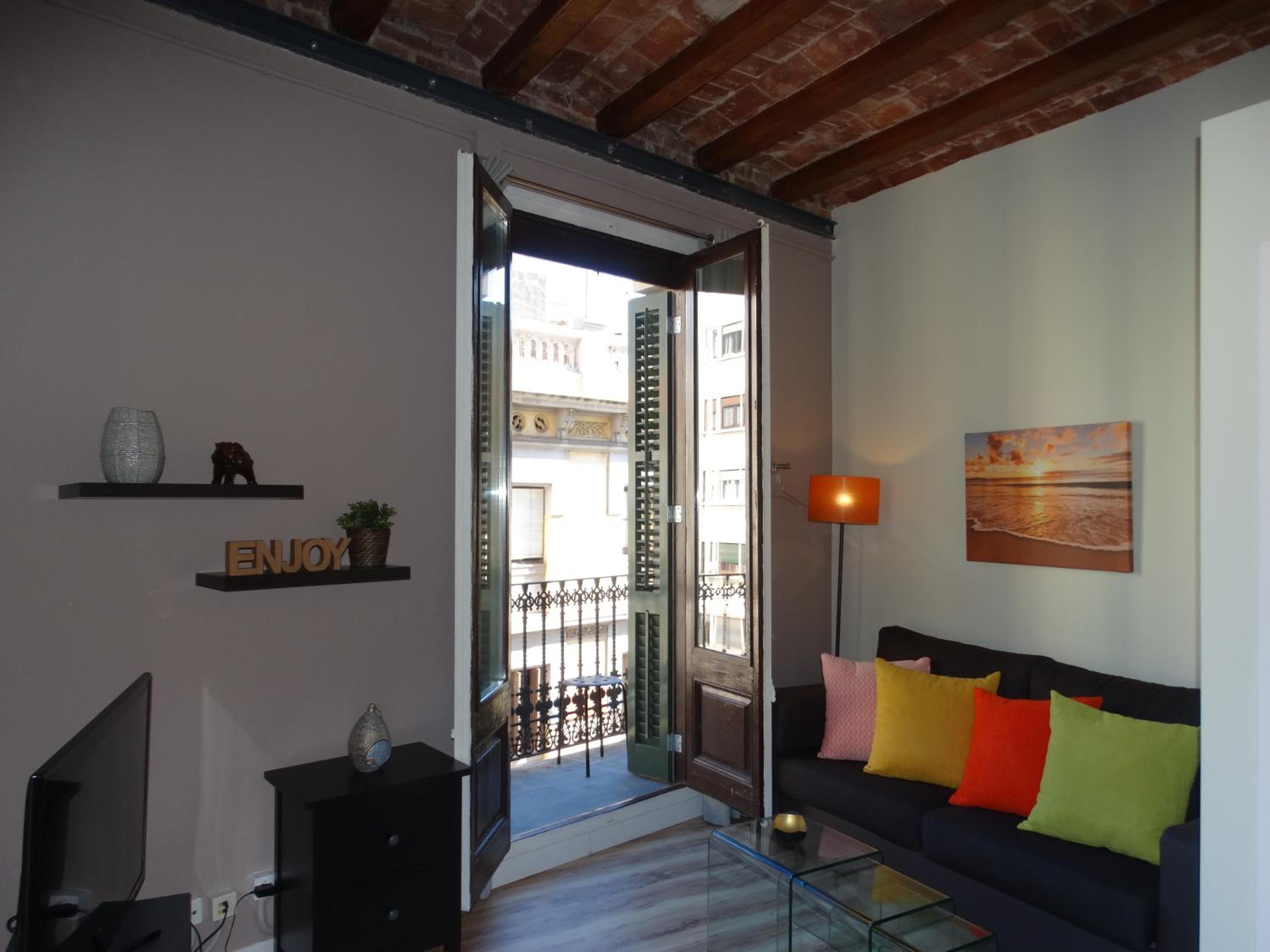 Feel at Sants Apartments