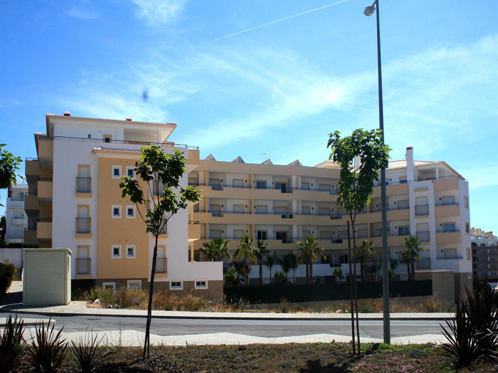 C02 - Luxury 3 Bed With Pool View