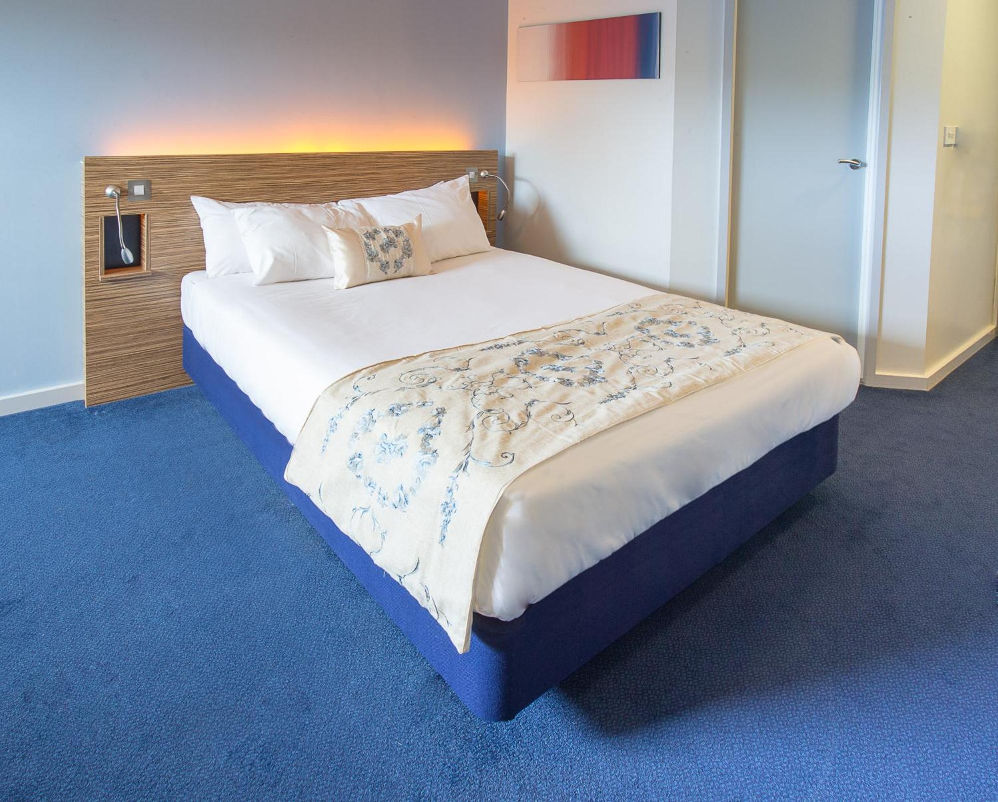 Wolverhampton Vacations - Redwings Lodge Wolverhampton Central - Property Image 3