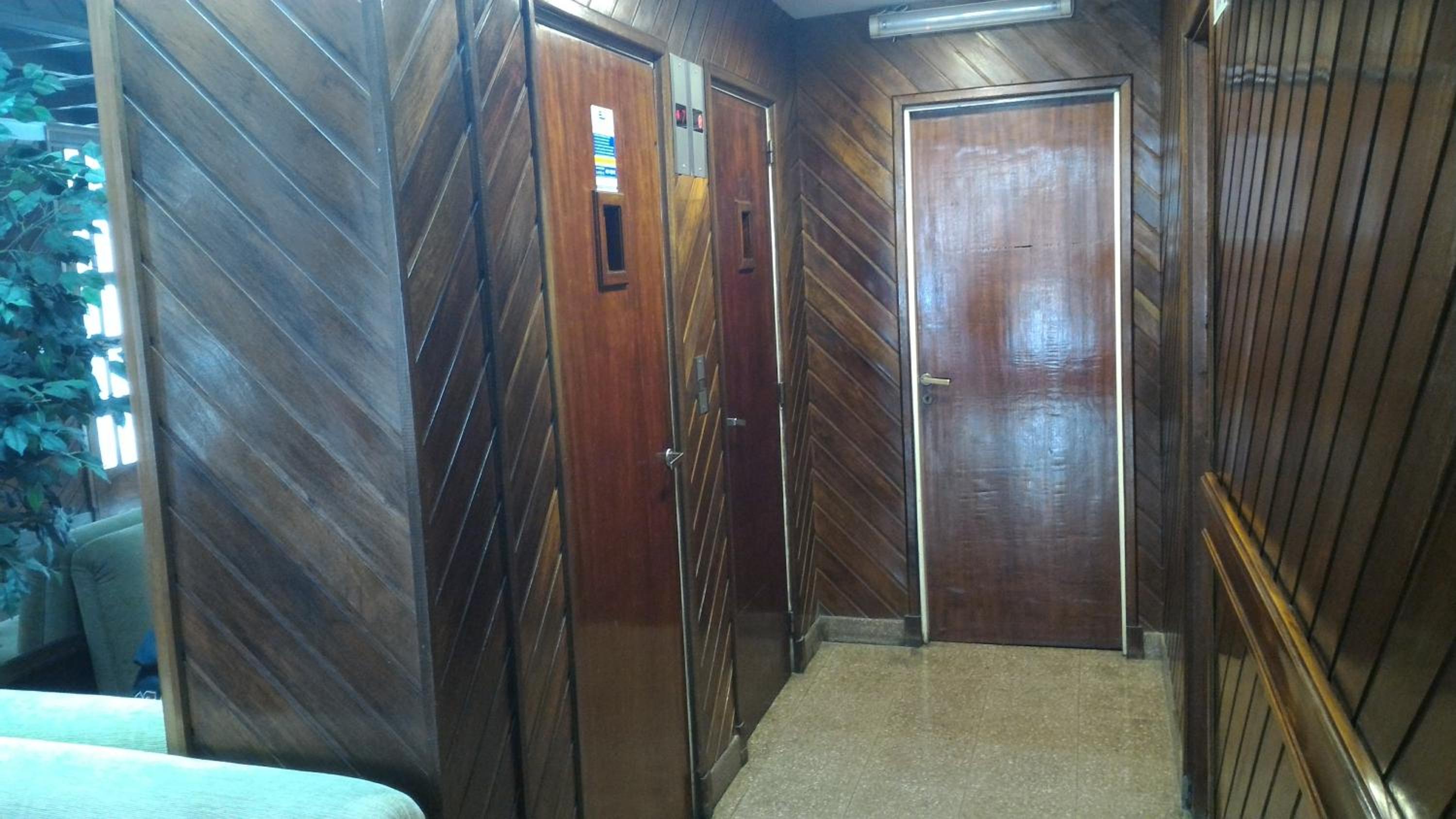 Departamento 2 amb ,microcentro ,con cochera