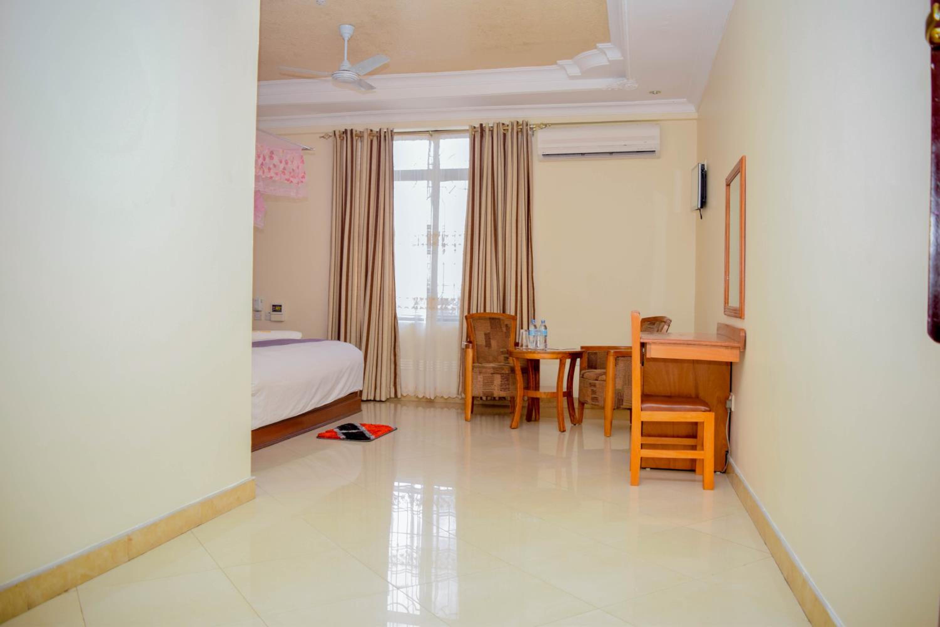 Silver Paradise Hotel