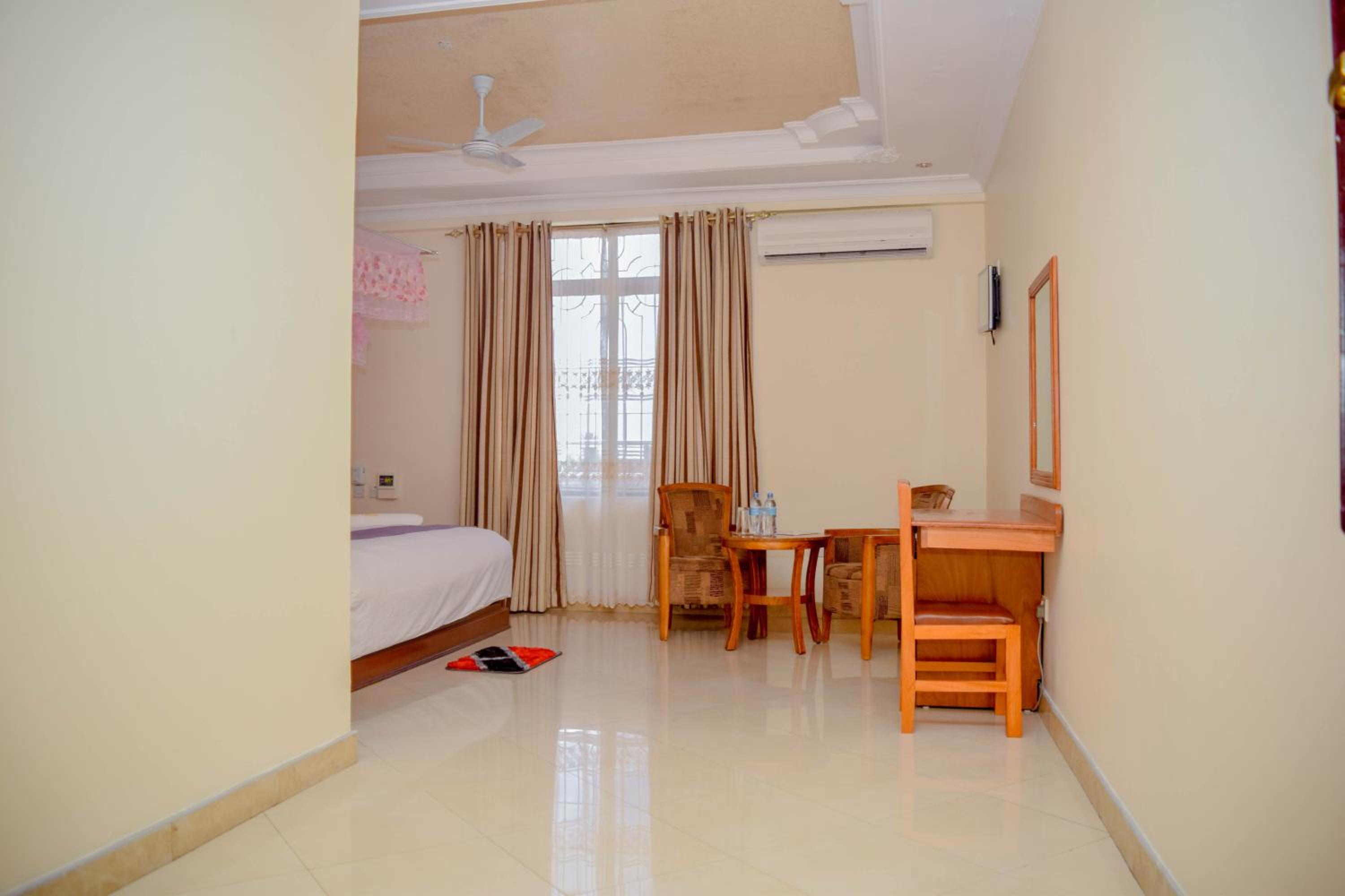 Silver Paradise Hotel