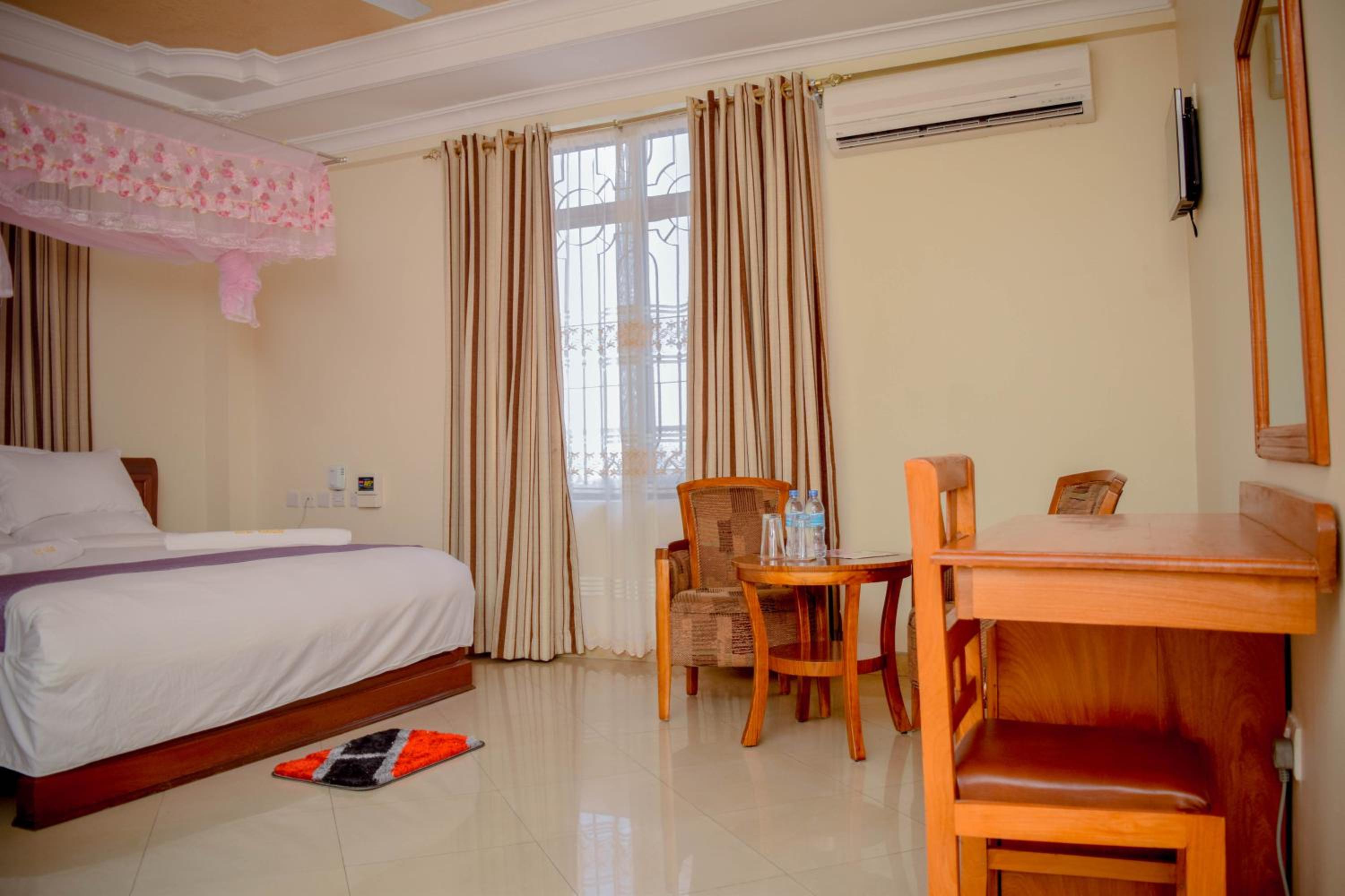 Silver Paradise Hotel