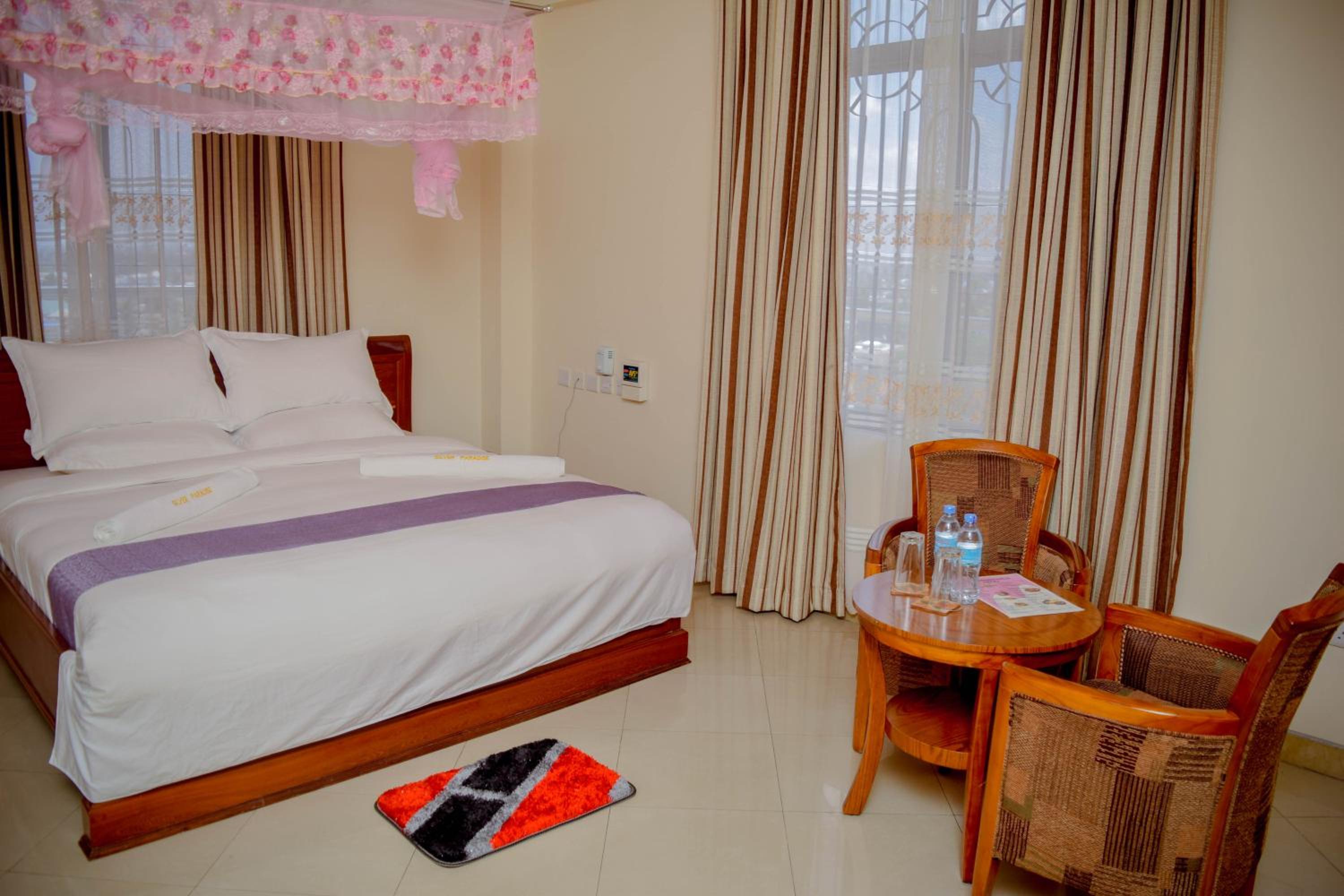 Silver Paradise Hotel