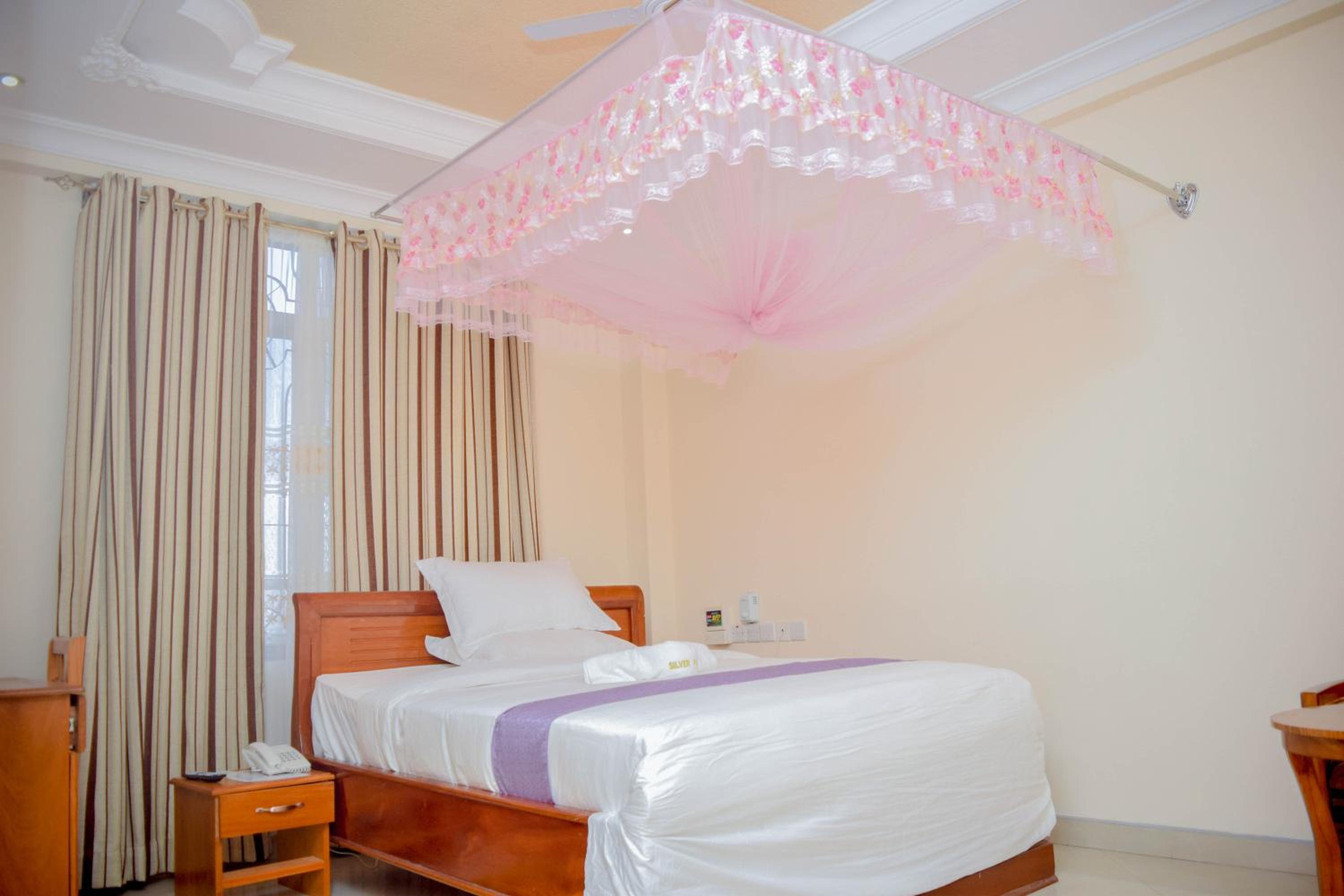 Silver Paradise Hotel