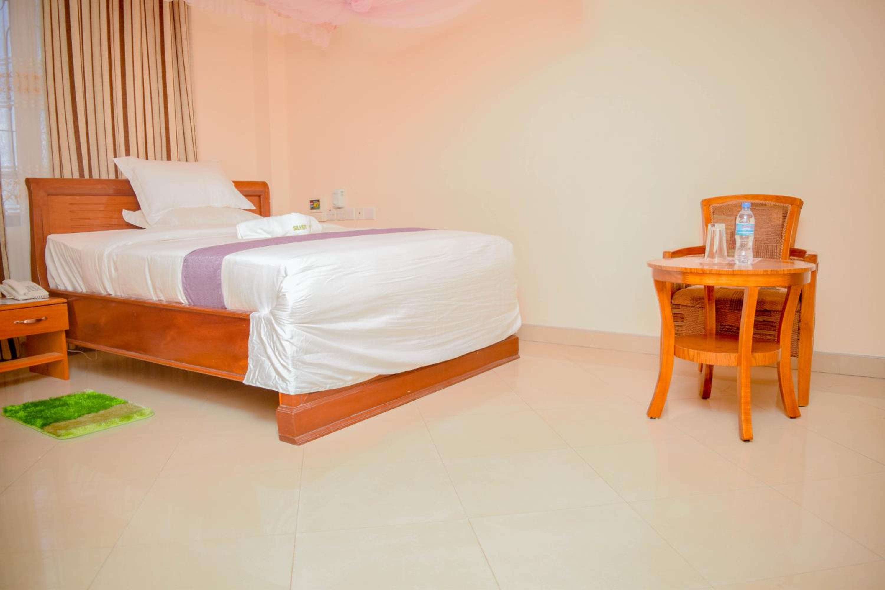 Silver Paradise Hotel