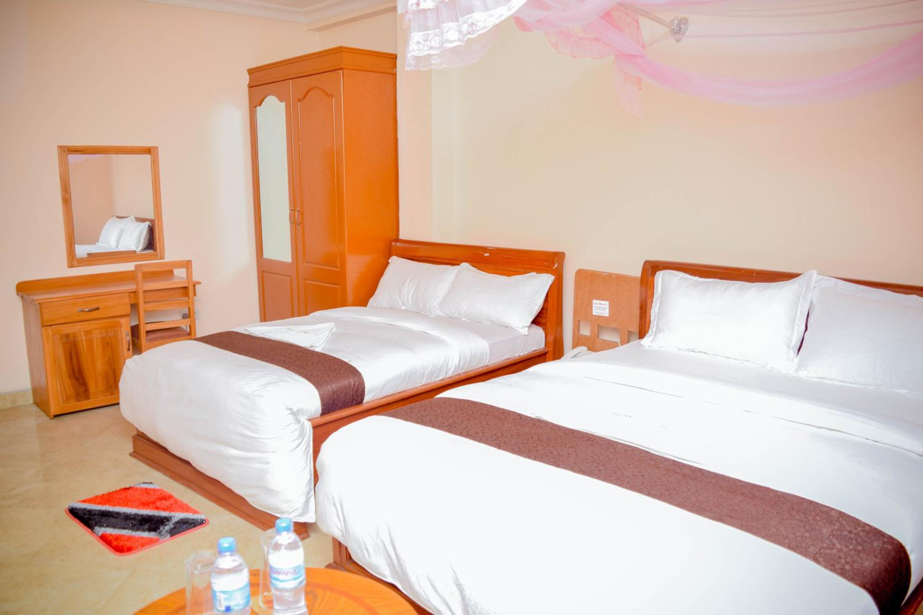 Silver Paradise Hotel