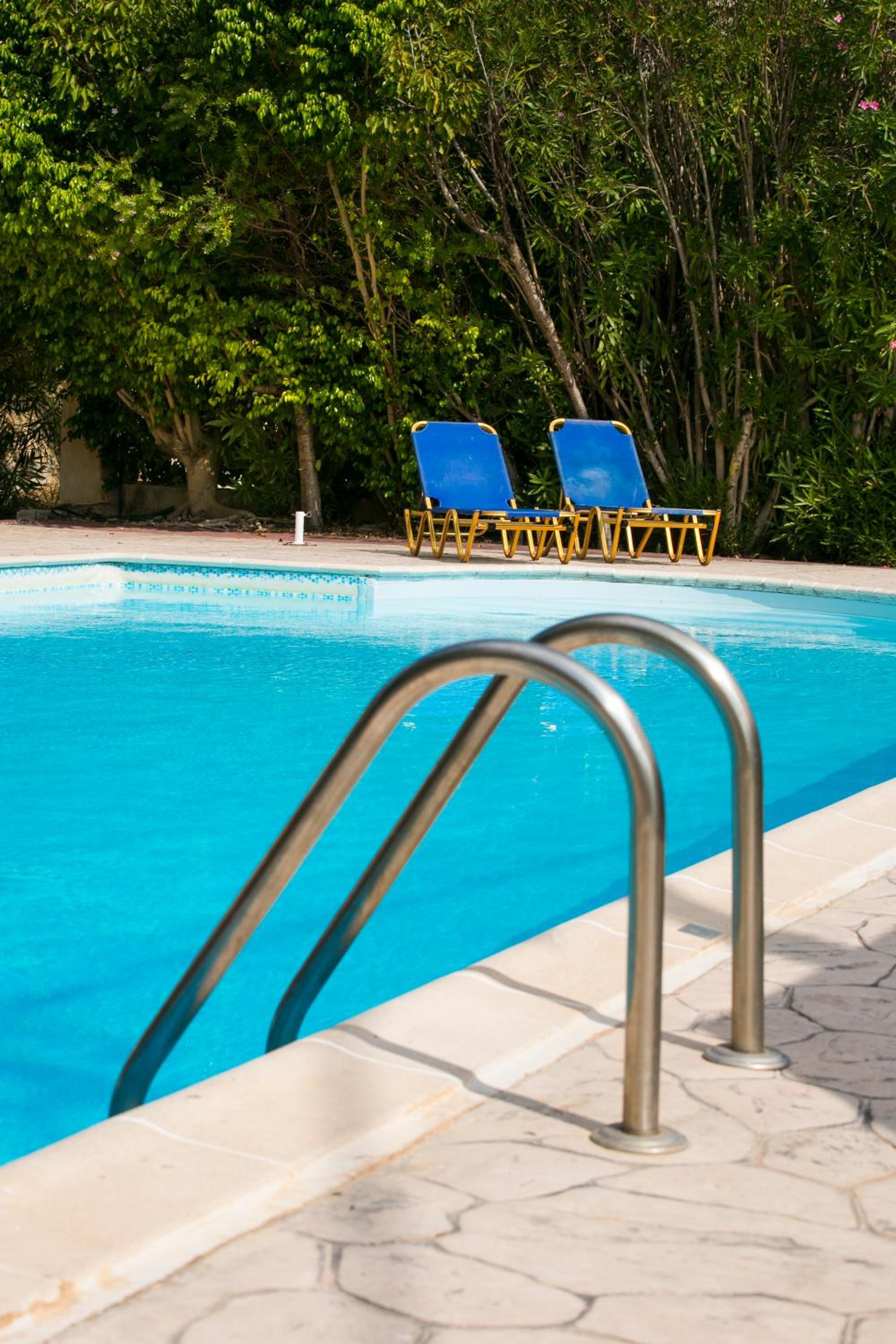 Irena Studios & Apartments