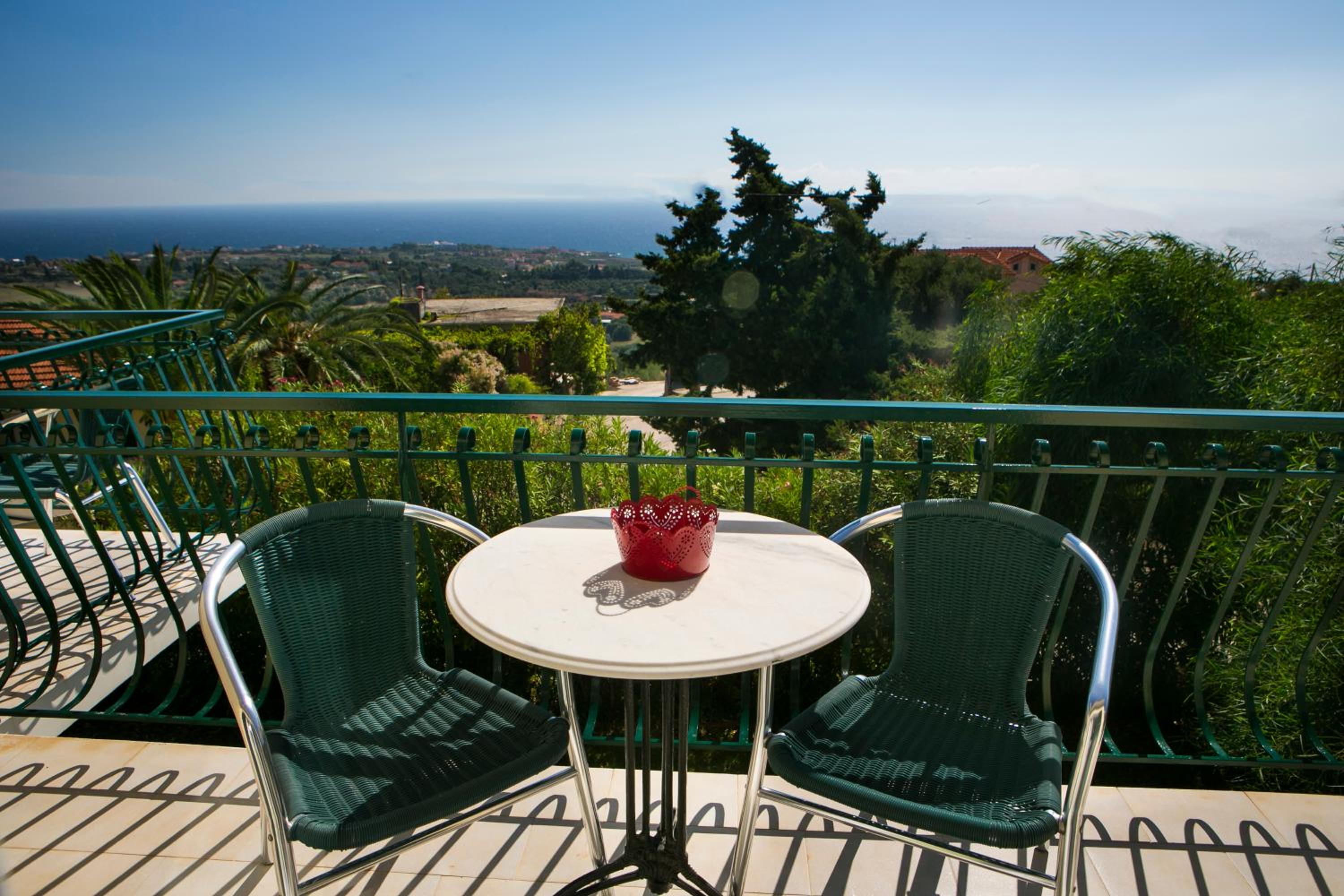 Irena Studios & Apartments