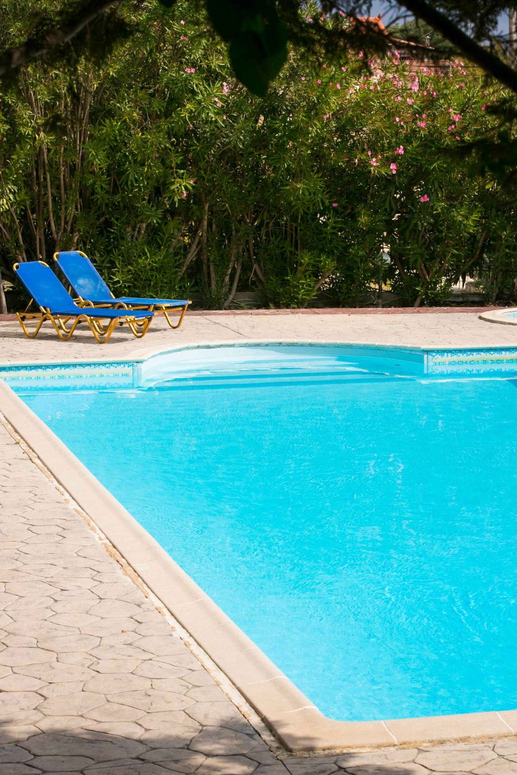 Irena Studios & Apartments