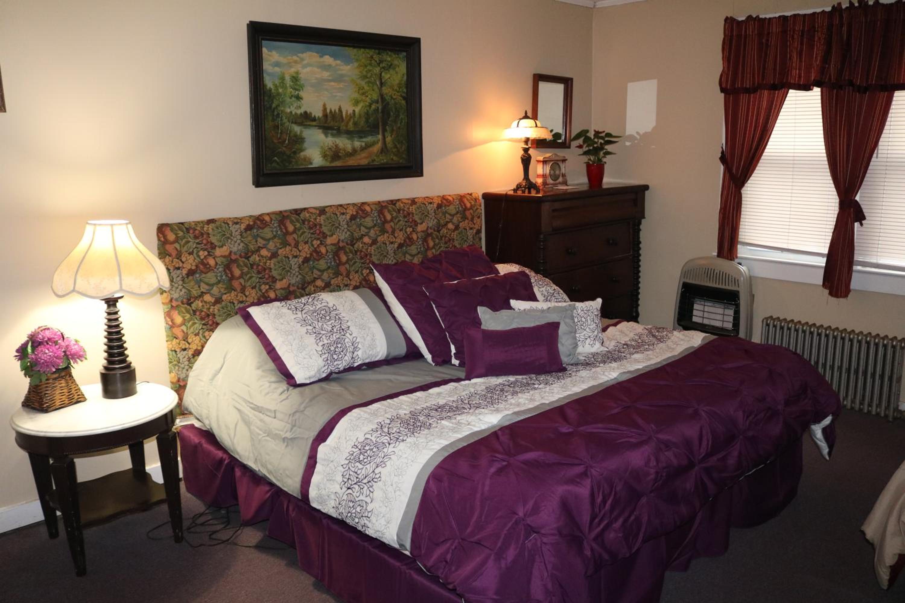 Colonial Inn