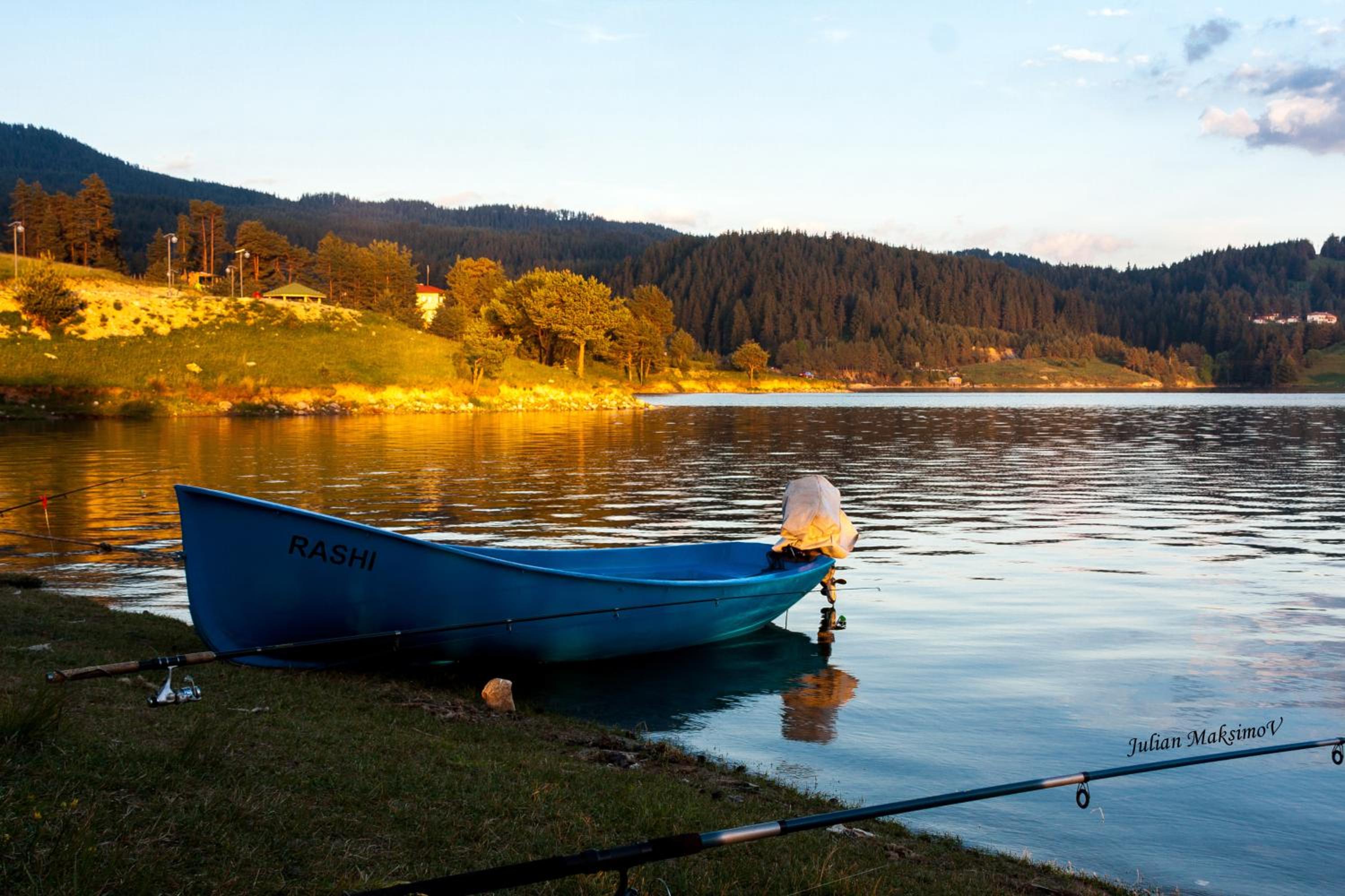 Divna Forest & Lake House