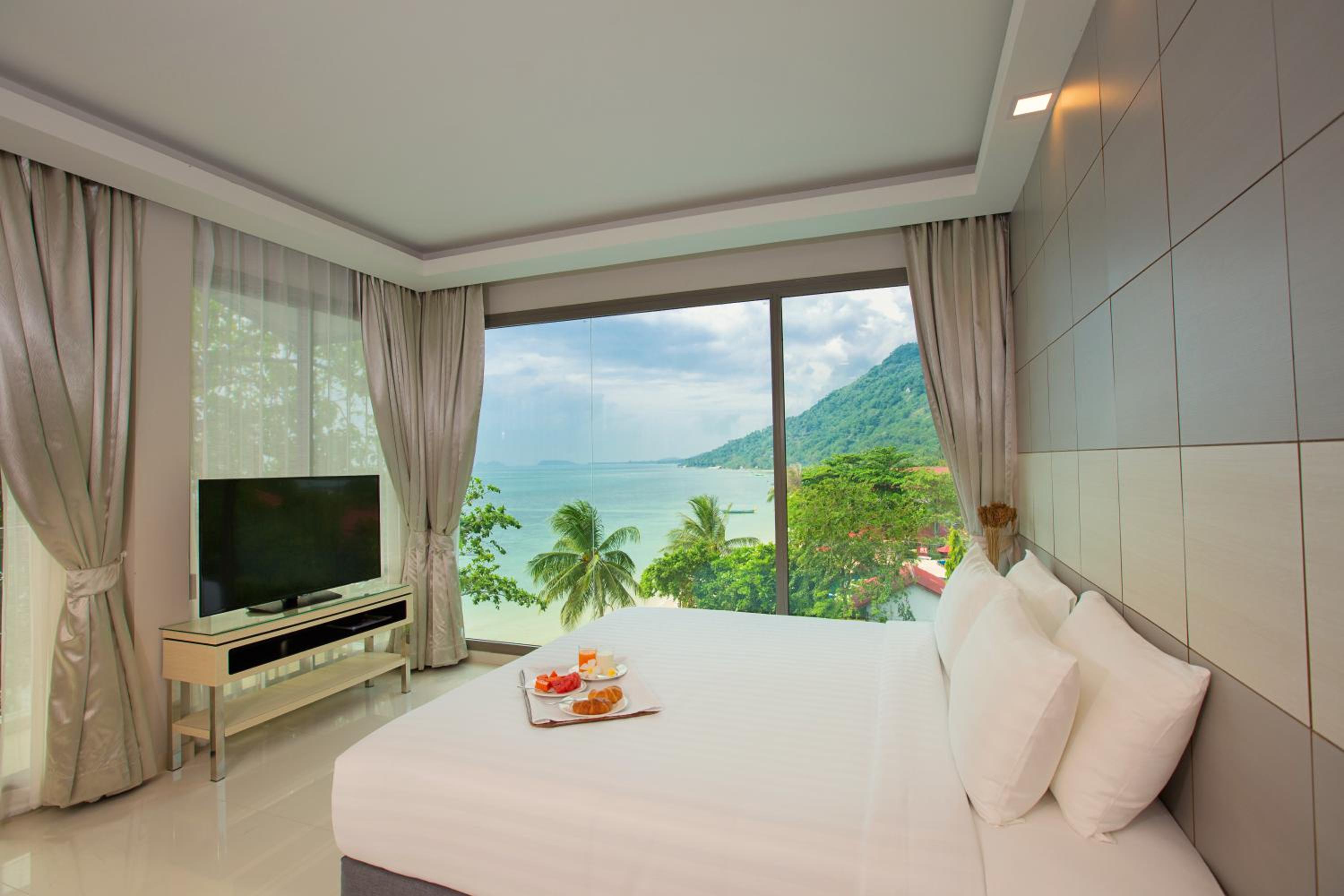 Sunset Beach Hotel - Adults Only