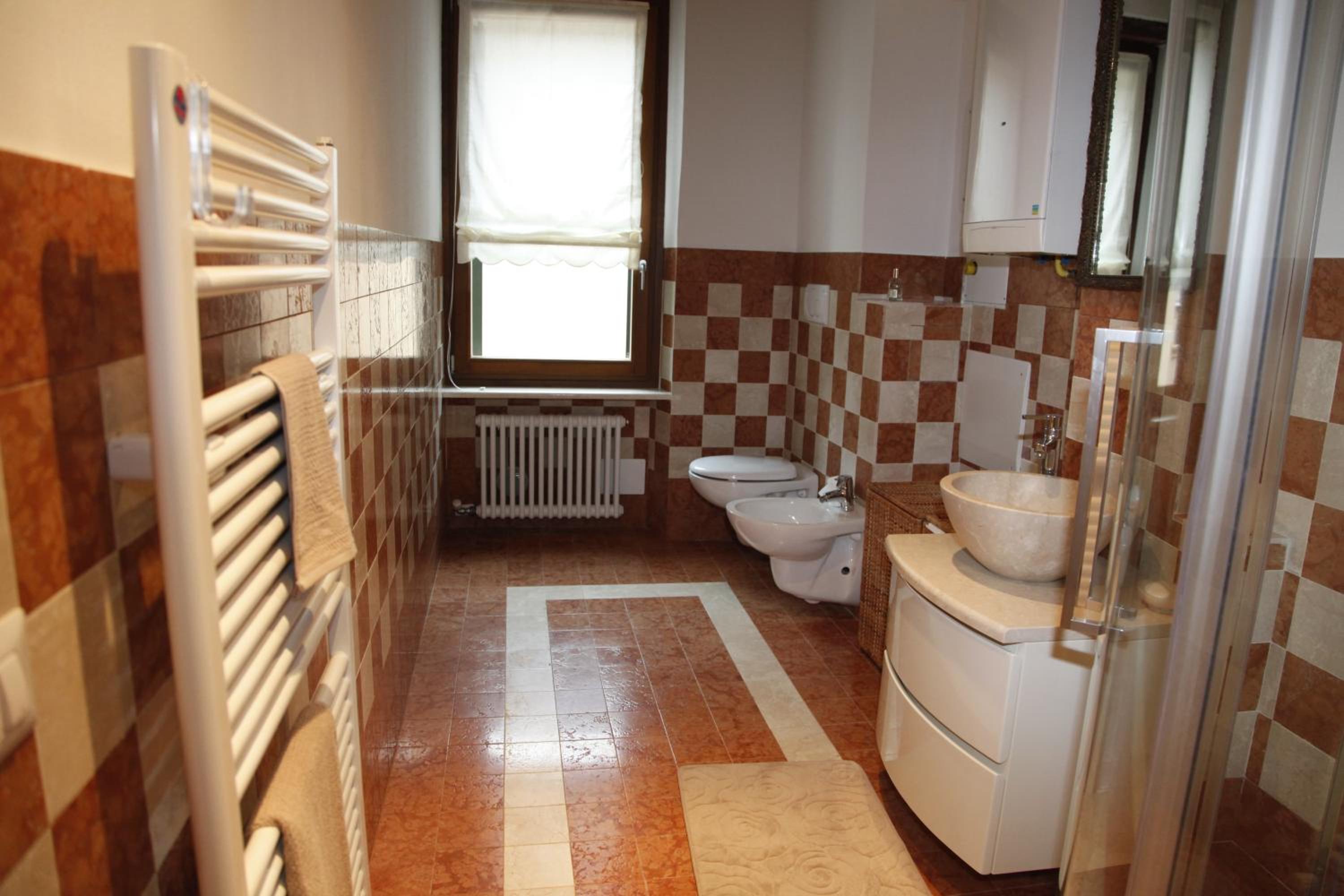 Centre 2 bedroom Flat en Verona — bathroom