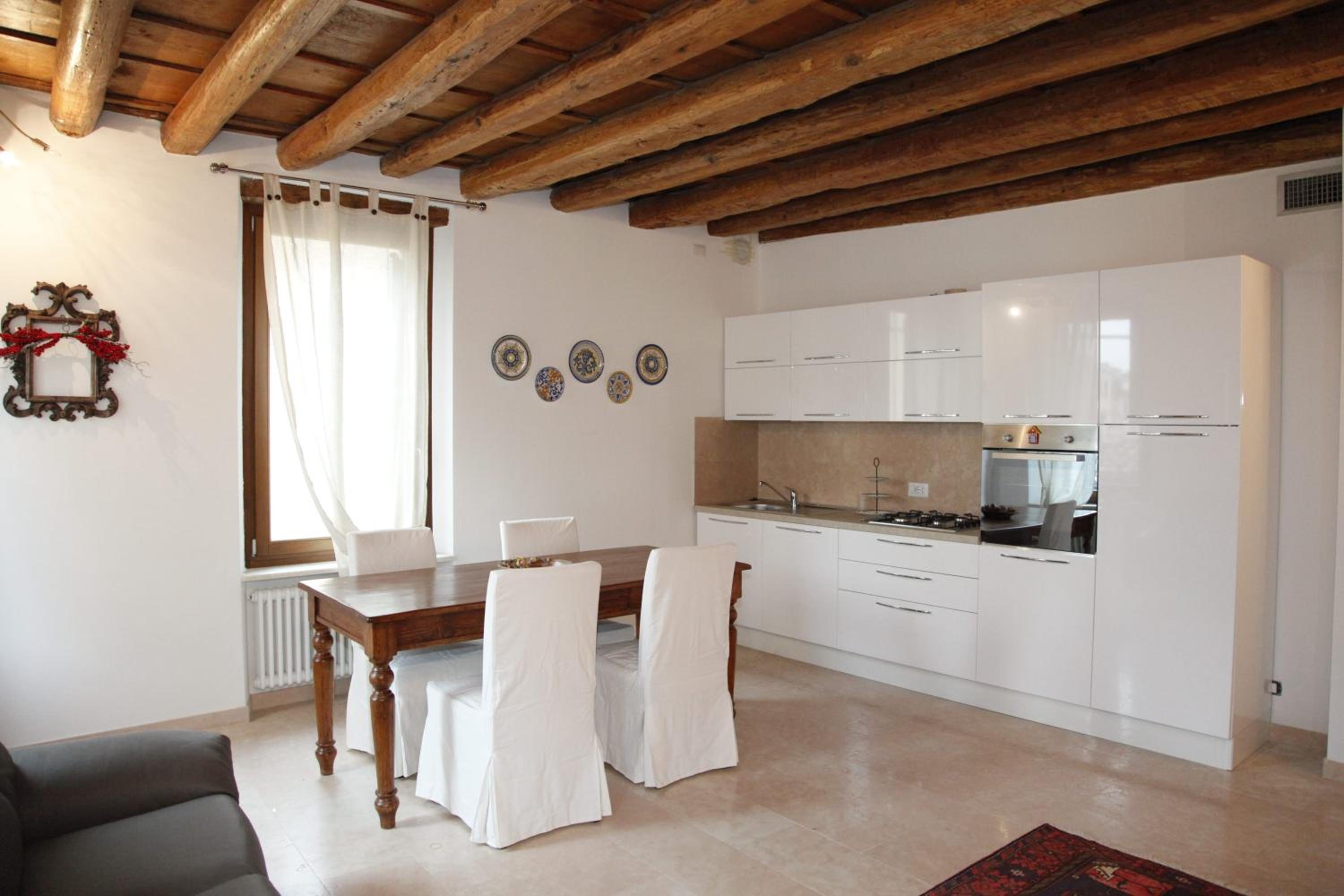 Centre 2 bedroom Flat en Verona — kitchen