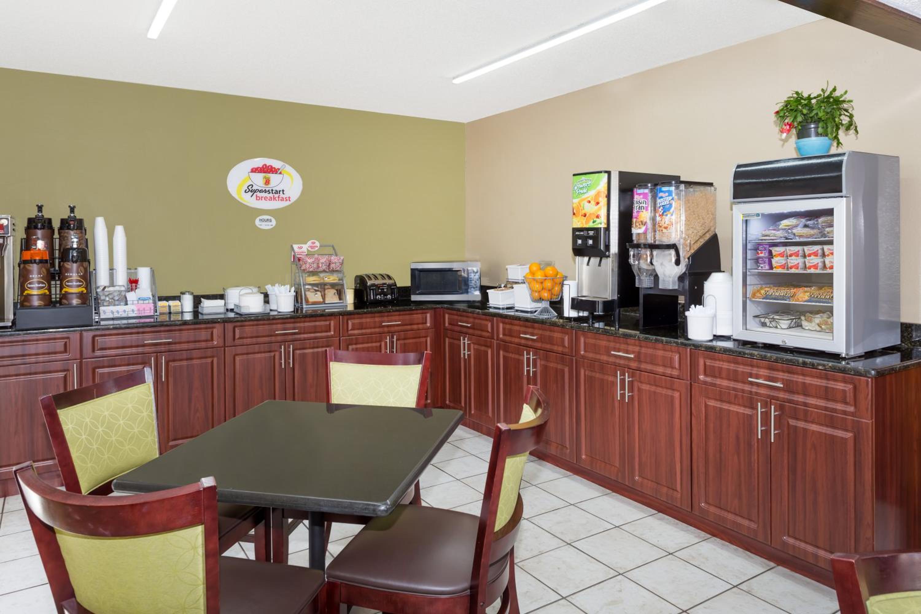 Super 8 by Wyndham Sarasota Near Siesta Key, Zdjęcie 15