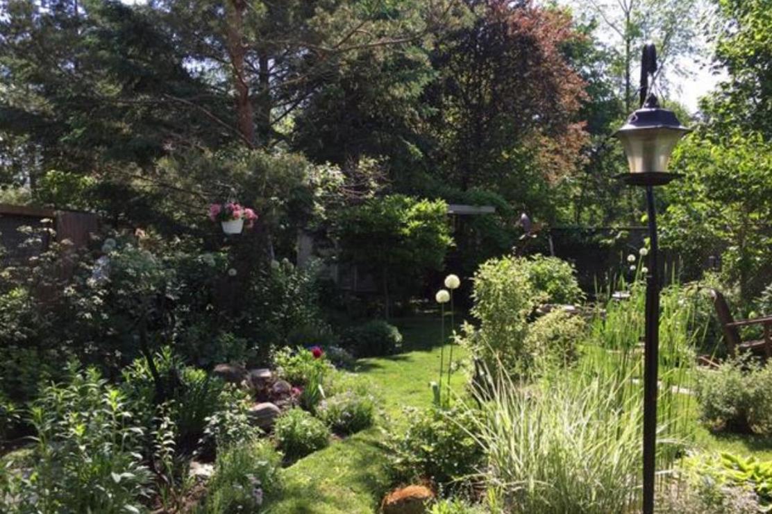 Niagara-on-the-Lake Vacations - 2 Moon Cottage - Property Image 2