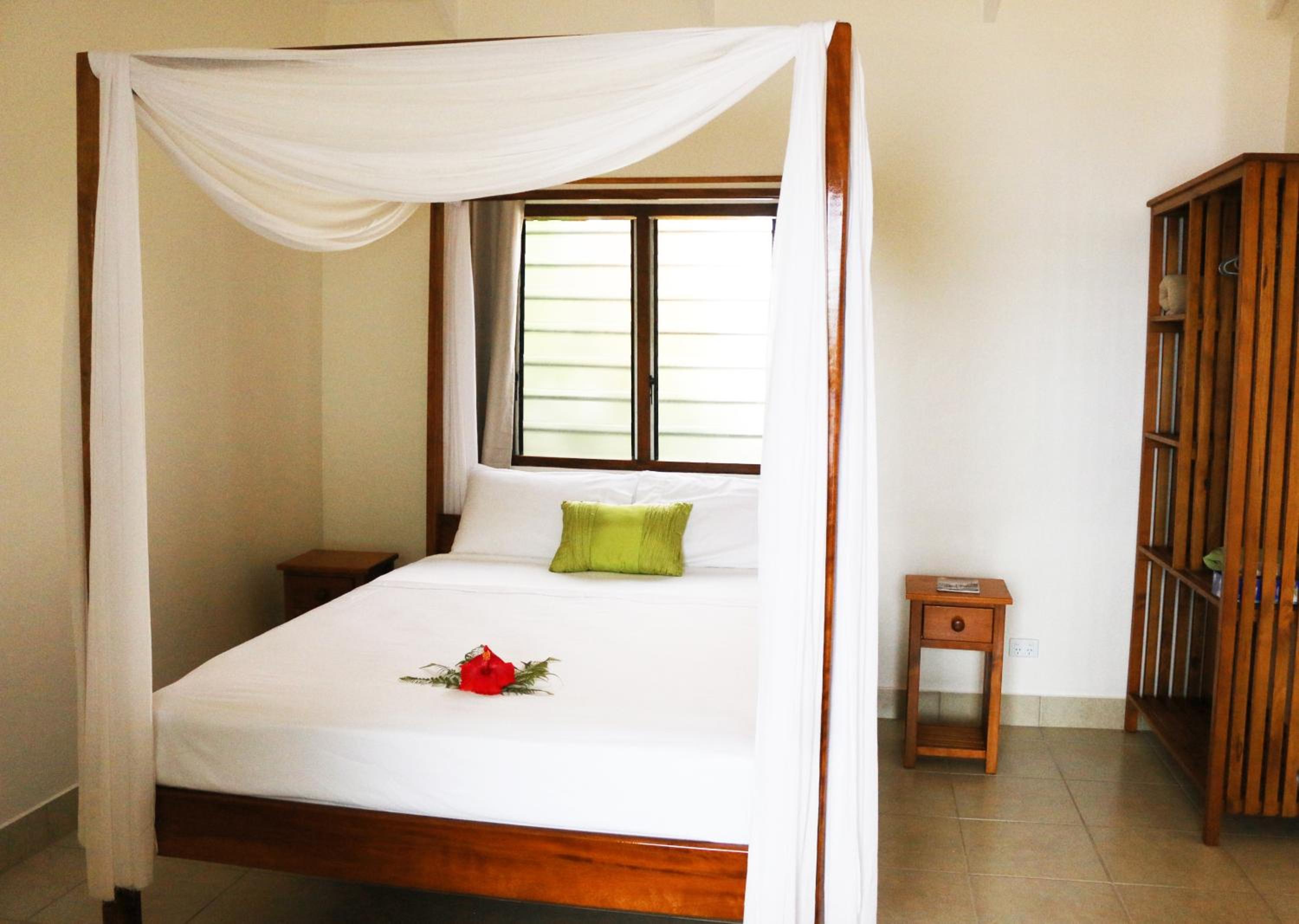 Santo Seaside Villas view 4