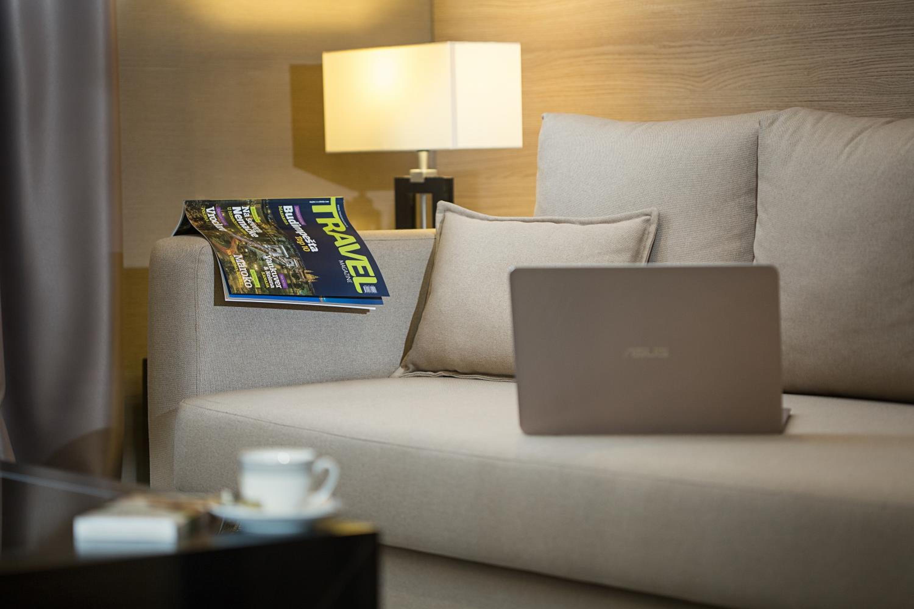 Dominic Smart & Luxury Suites - Republic Square