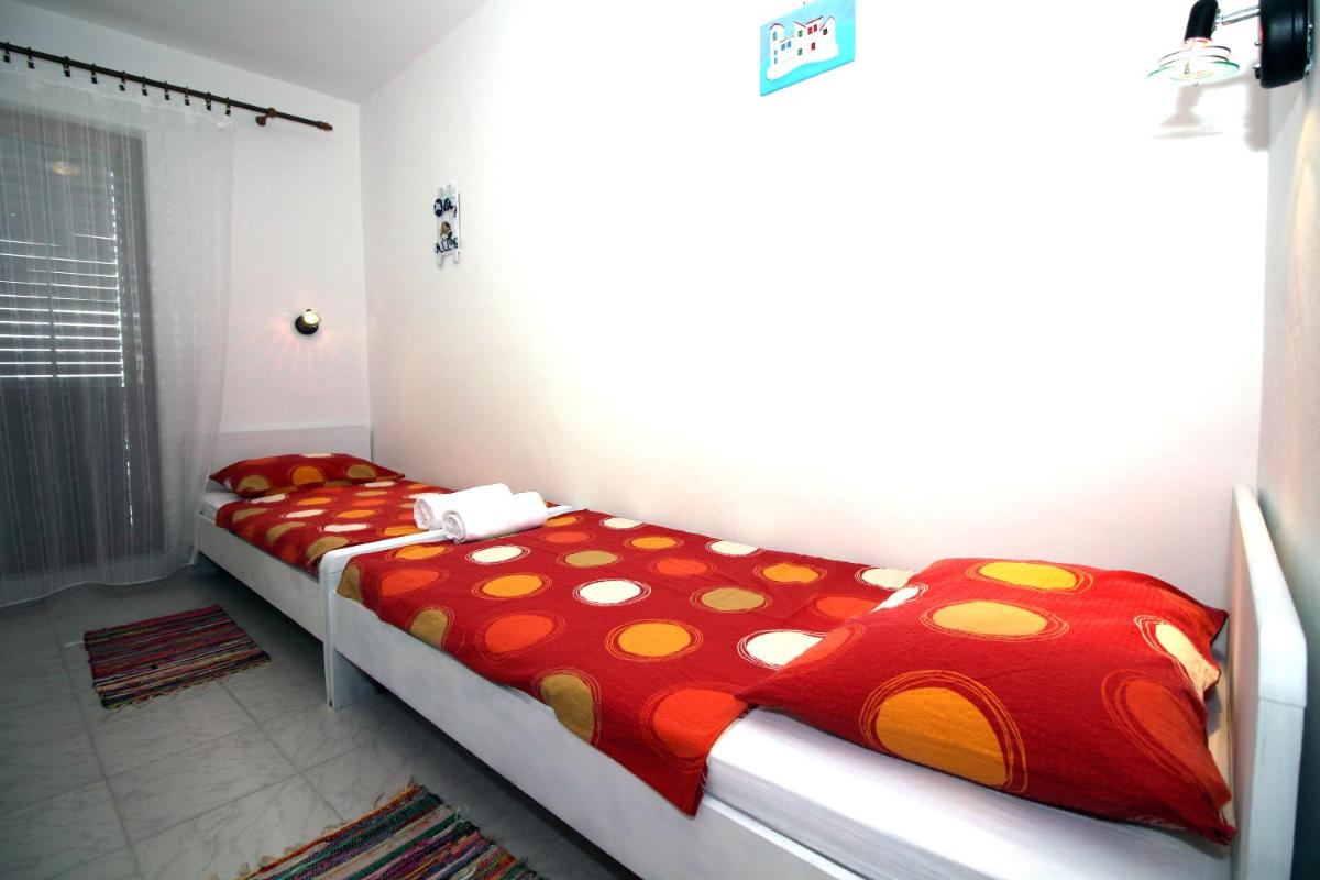 Marina Apartmani Tisno Murter view 3