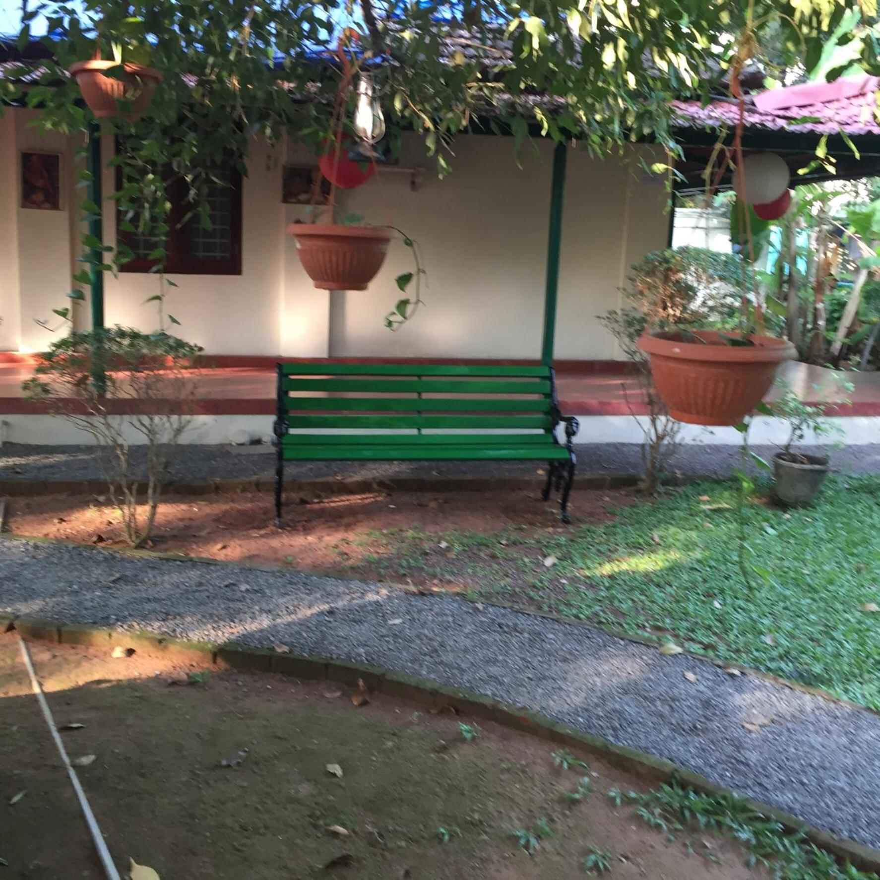 Palm Grove Service Villa