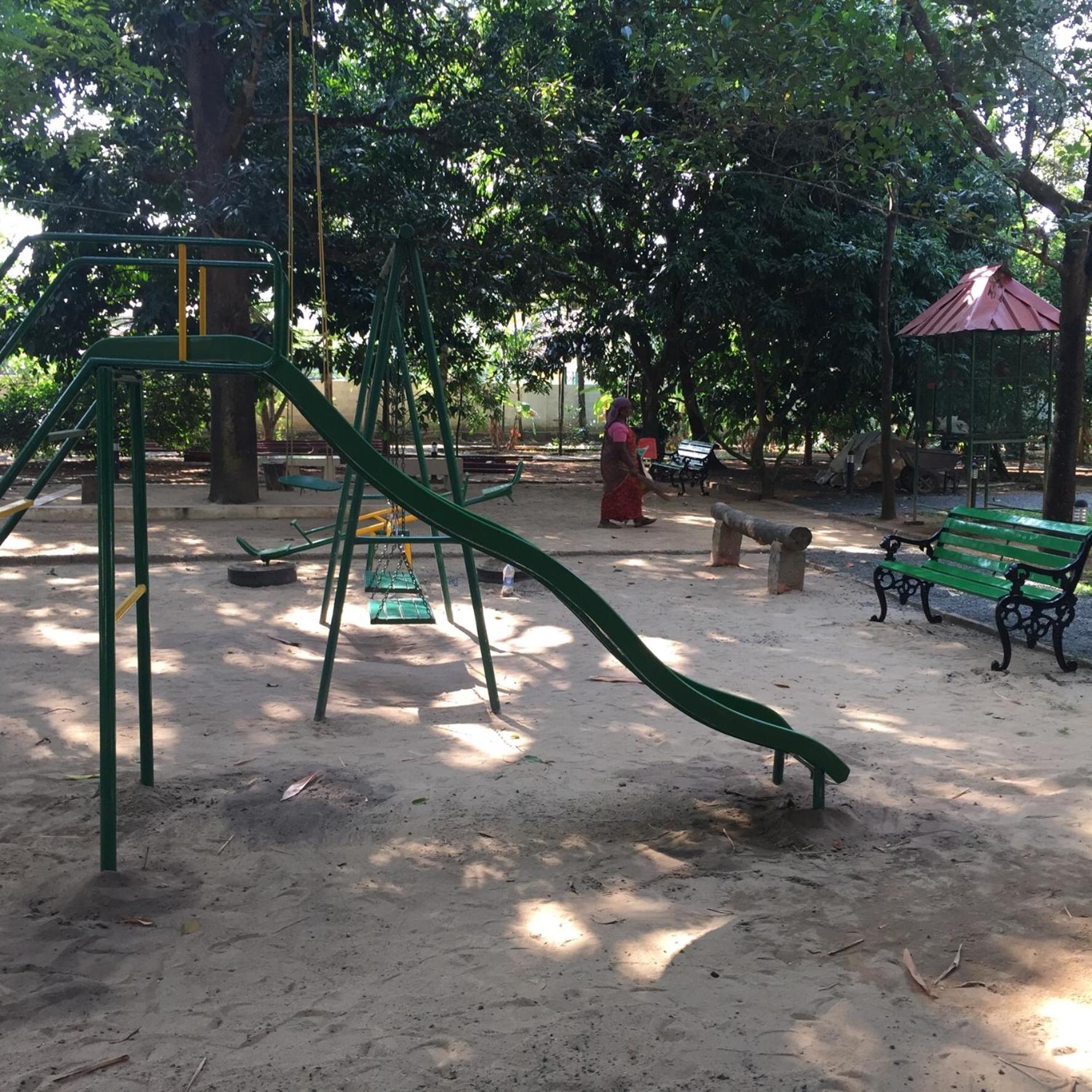 Palm Grove Service Villa