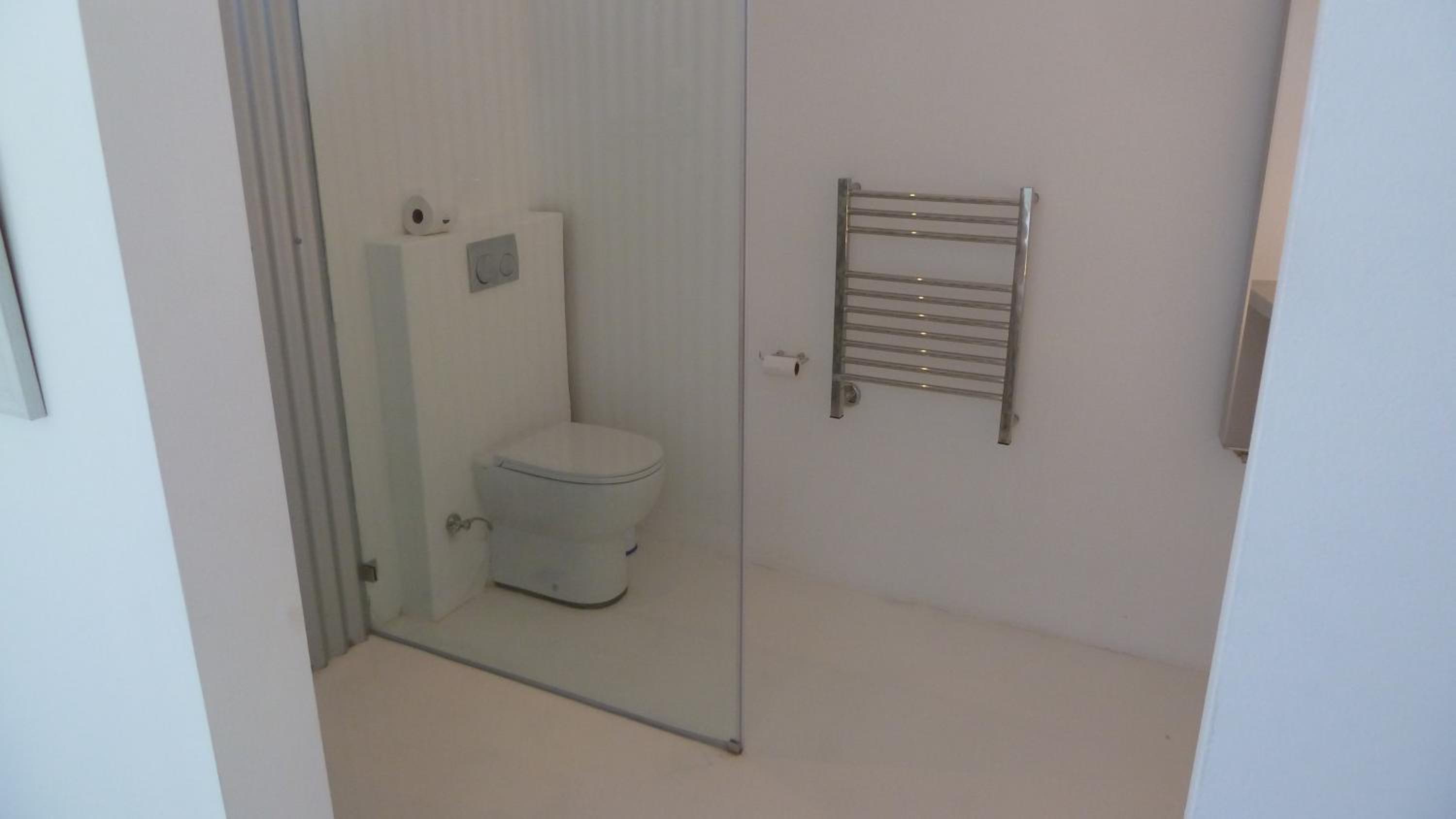 4 on Highworth Apartments and Studios