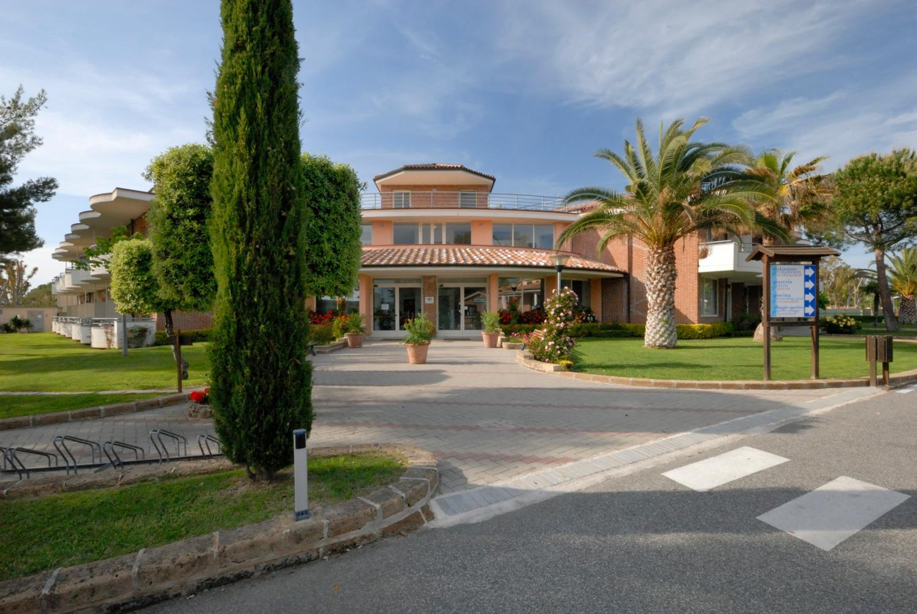 La Cecinella Apartments