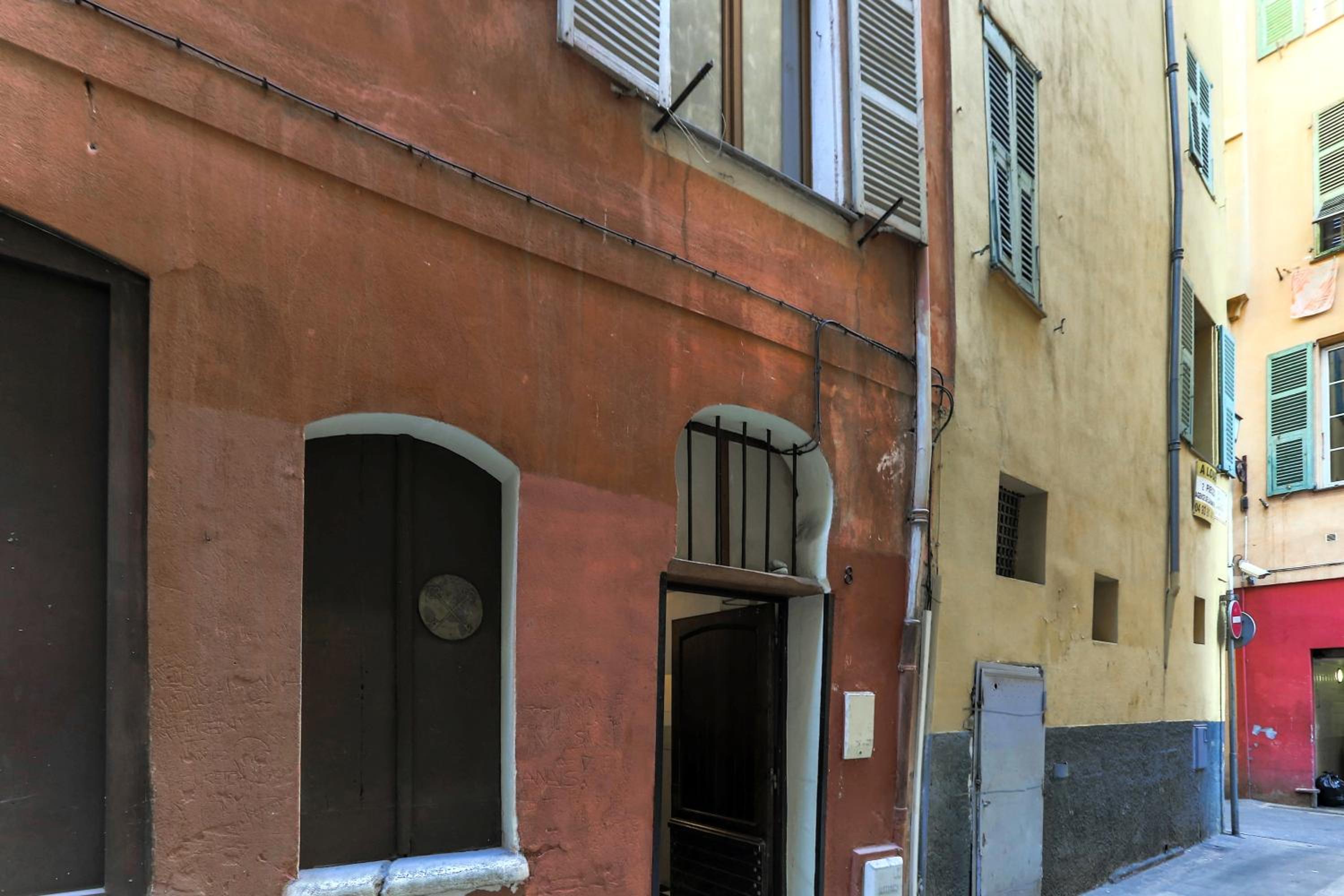 Photo 33