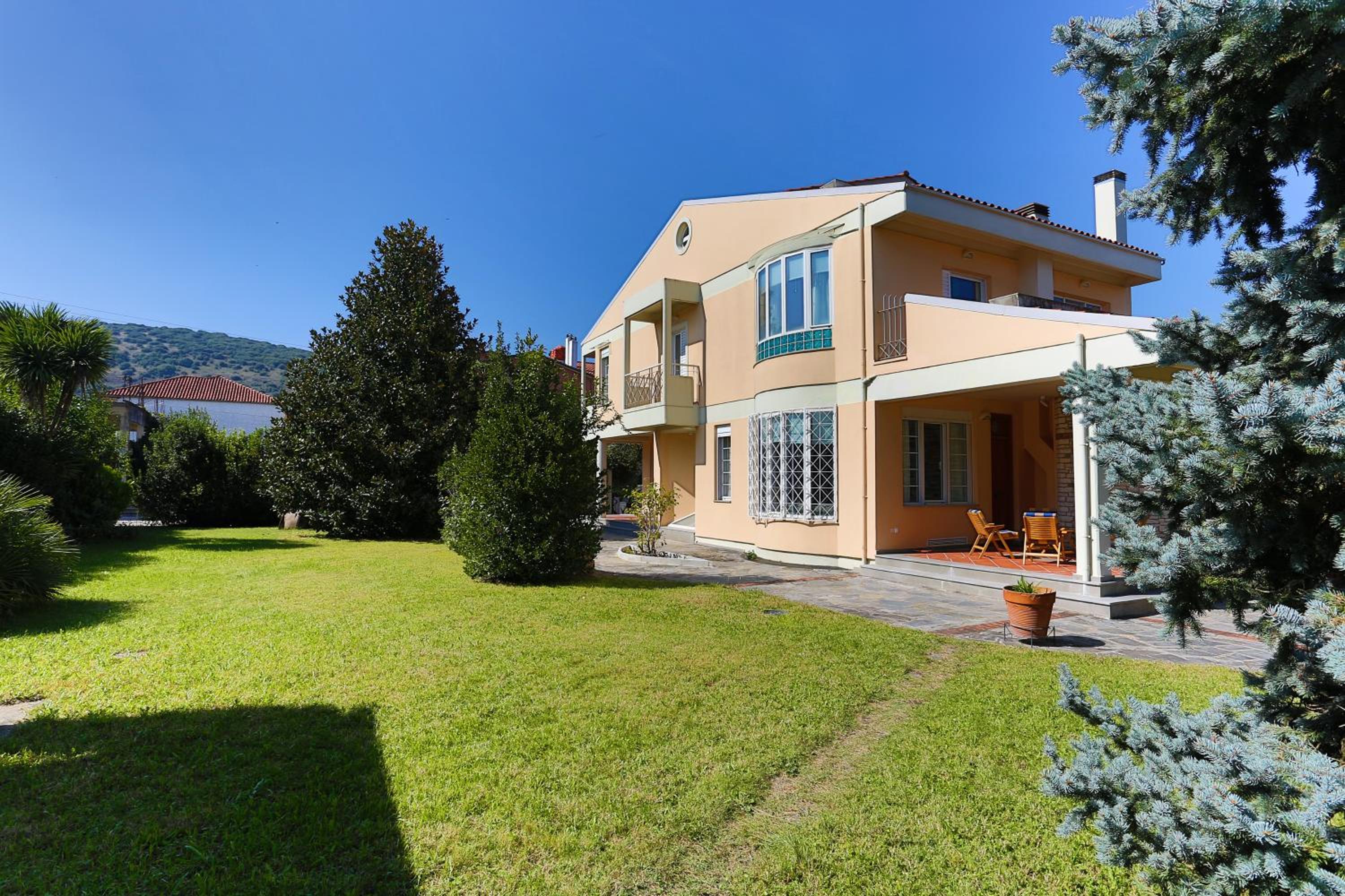 Photo 8