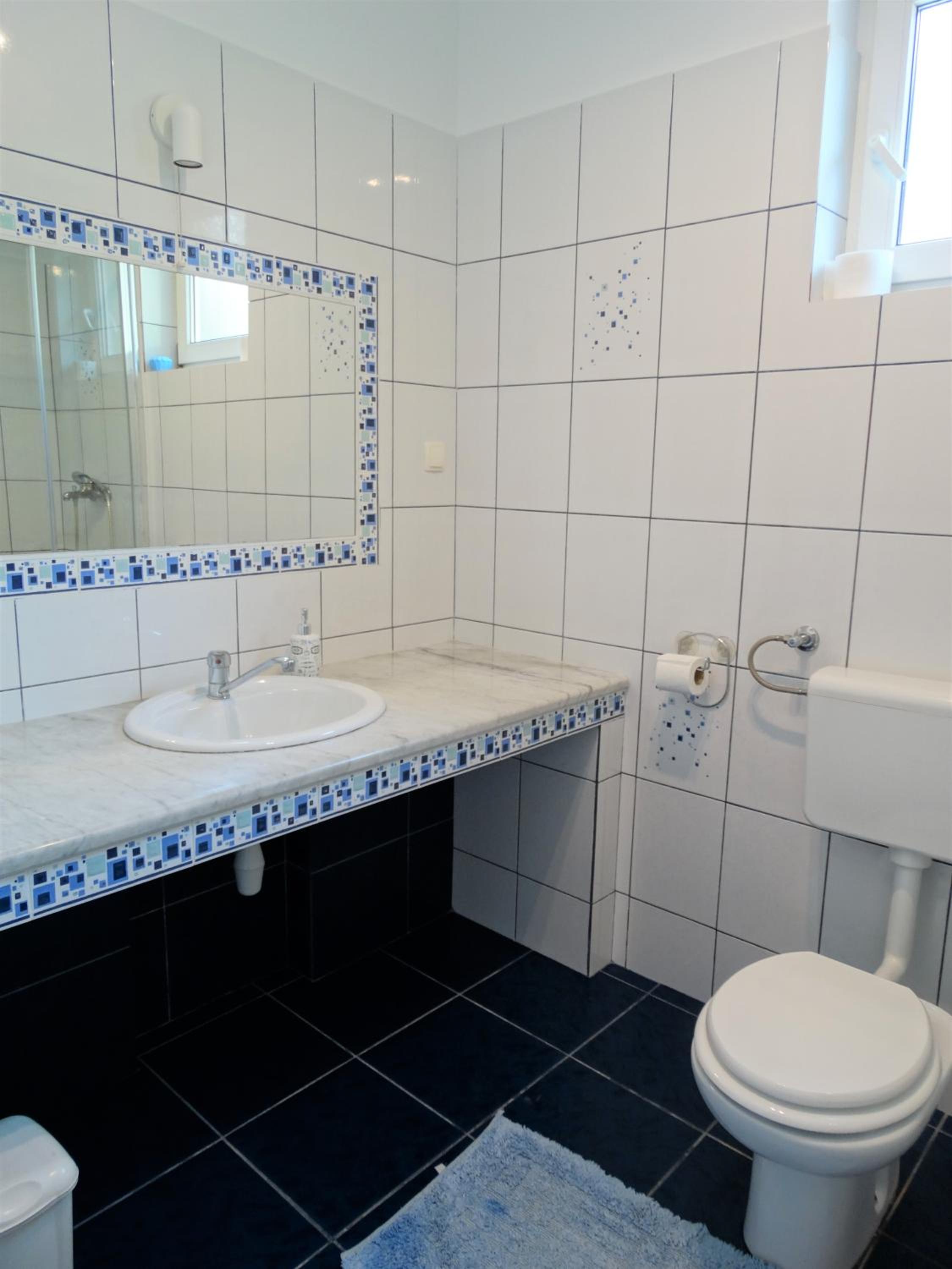 Apartmani Novi Vinodolski 32706 - Radmila