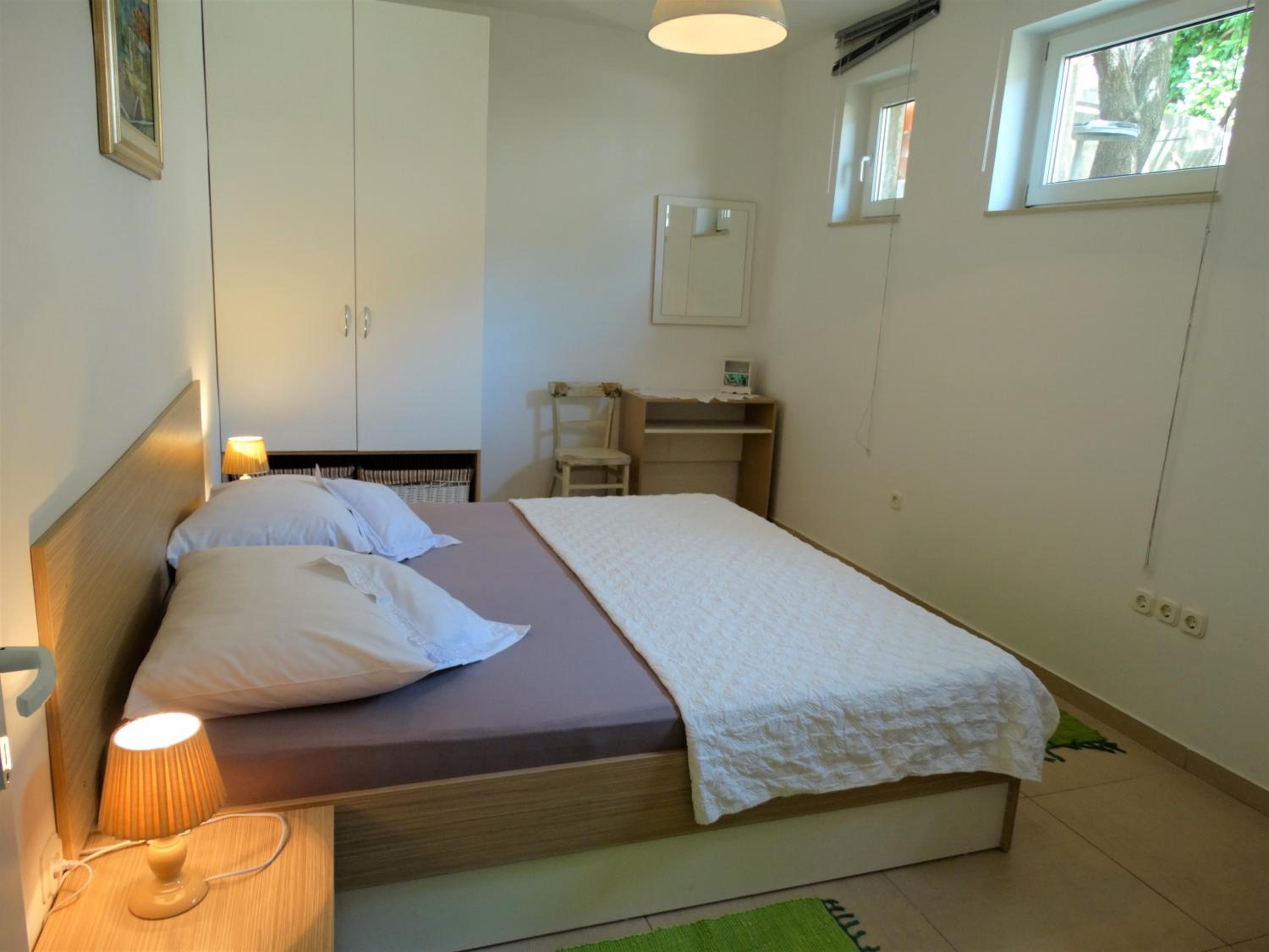 Apartmani Novi Vinodolski 32706 - Radmila