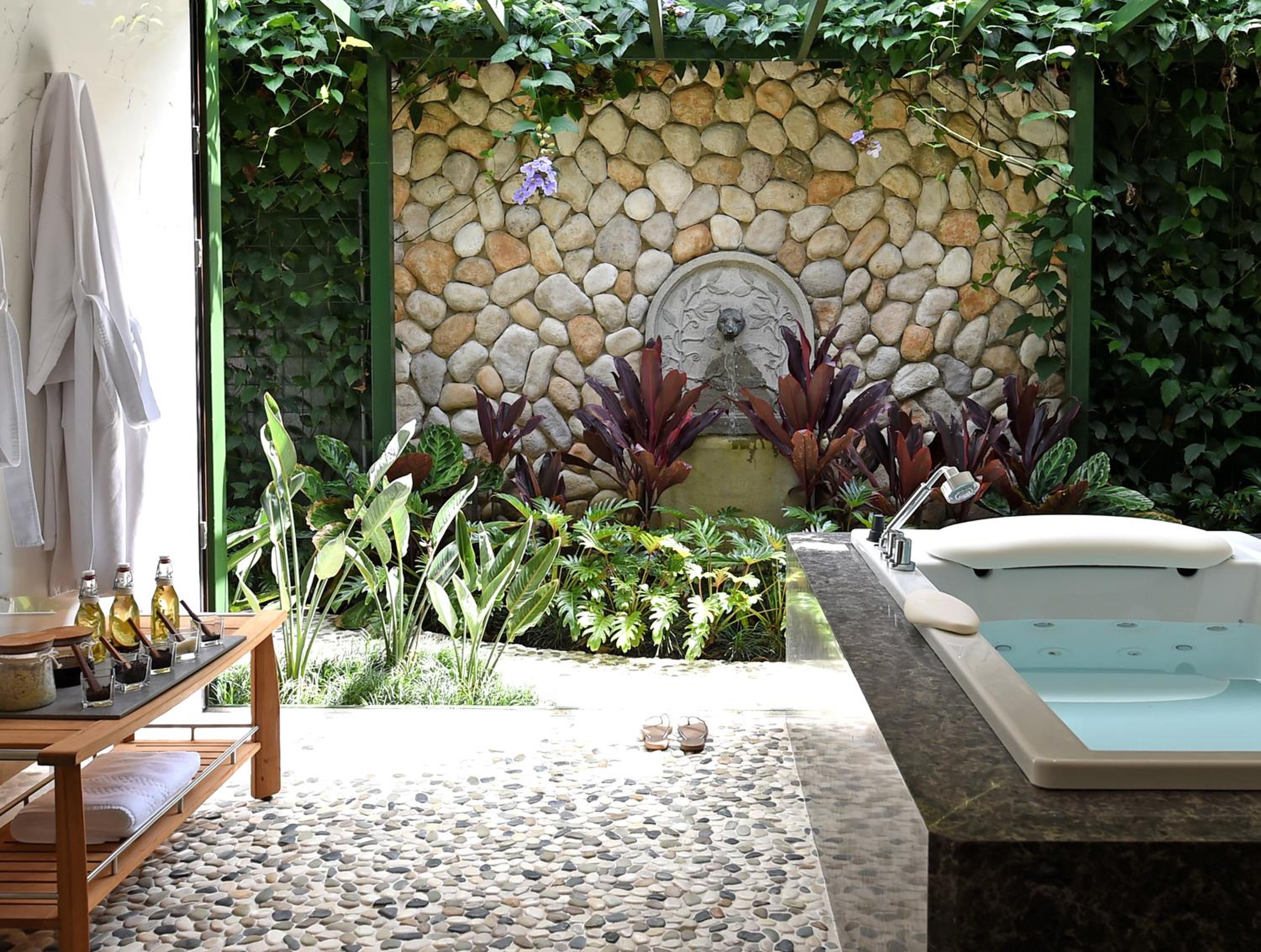 Hacienda AltaGracia, Auberge Collection