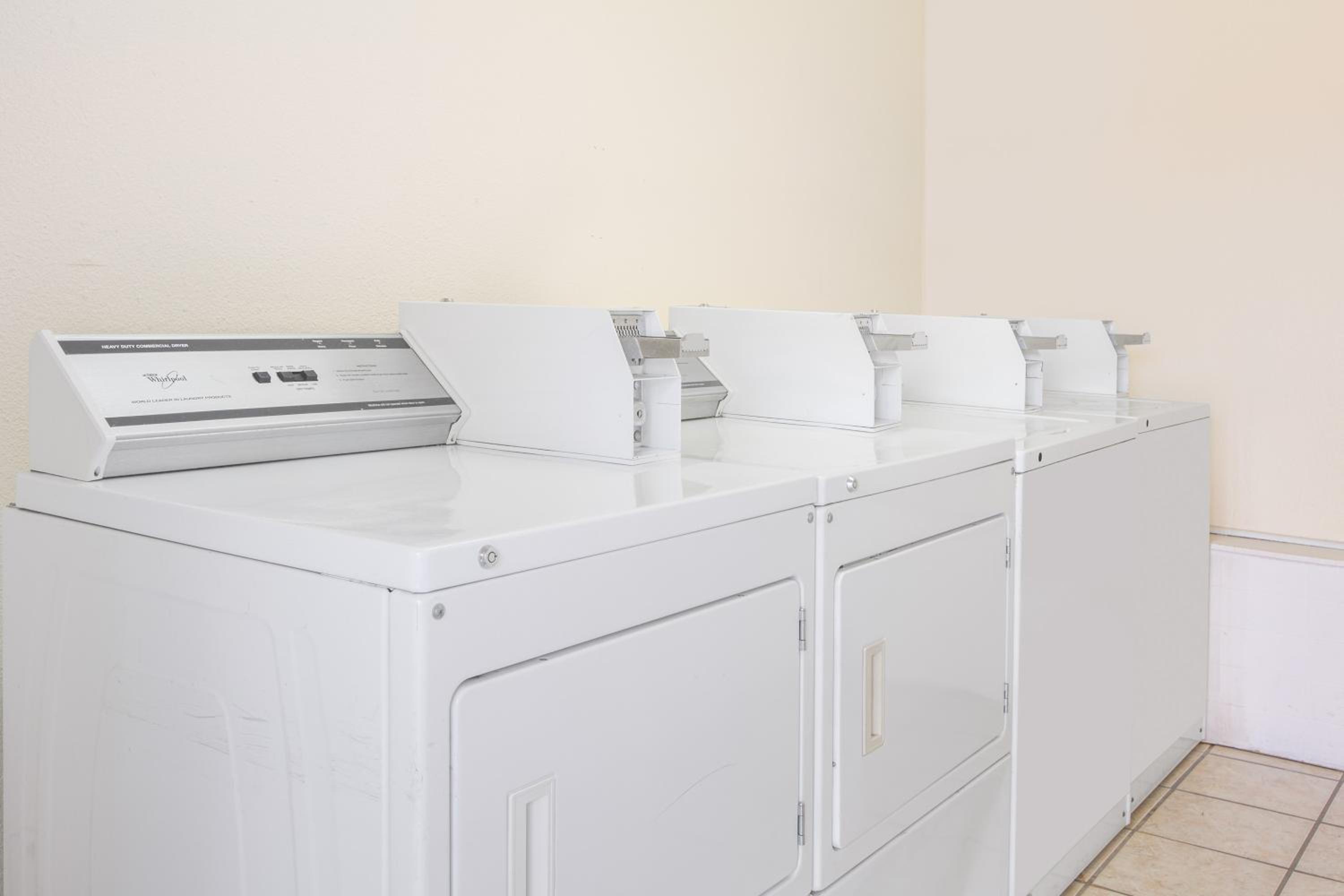 Marshall Vacations - Days Inn  Suites by Wyndham Marshall - Property Image 4