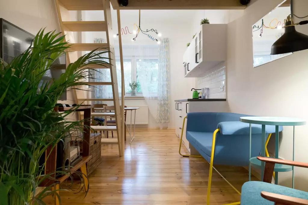 WSTApartments Retro Funky - Boya Żeleńskiego 4 przy Placu Unii Lubelskiej view 3
