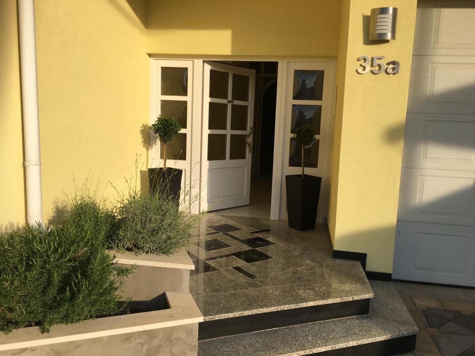 Apartments Jareb