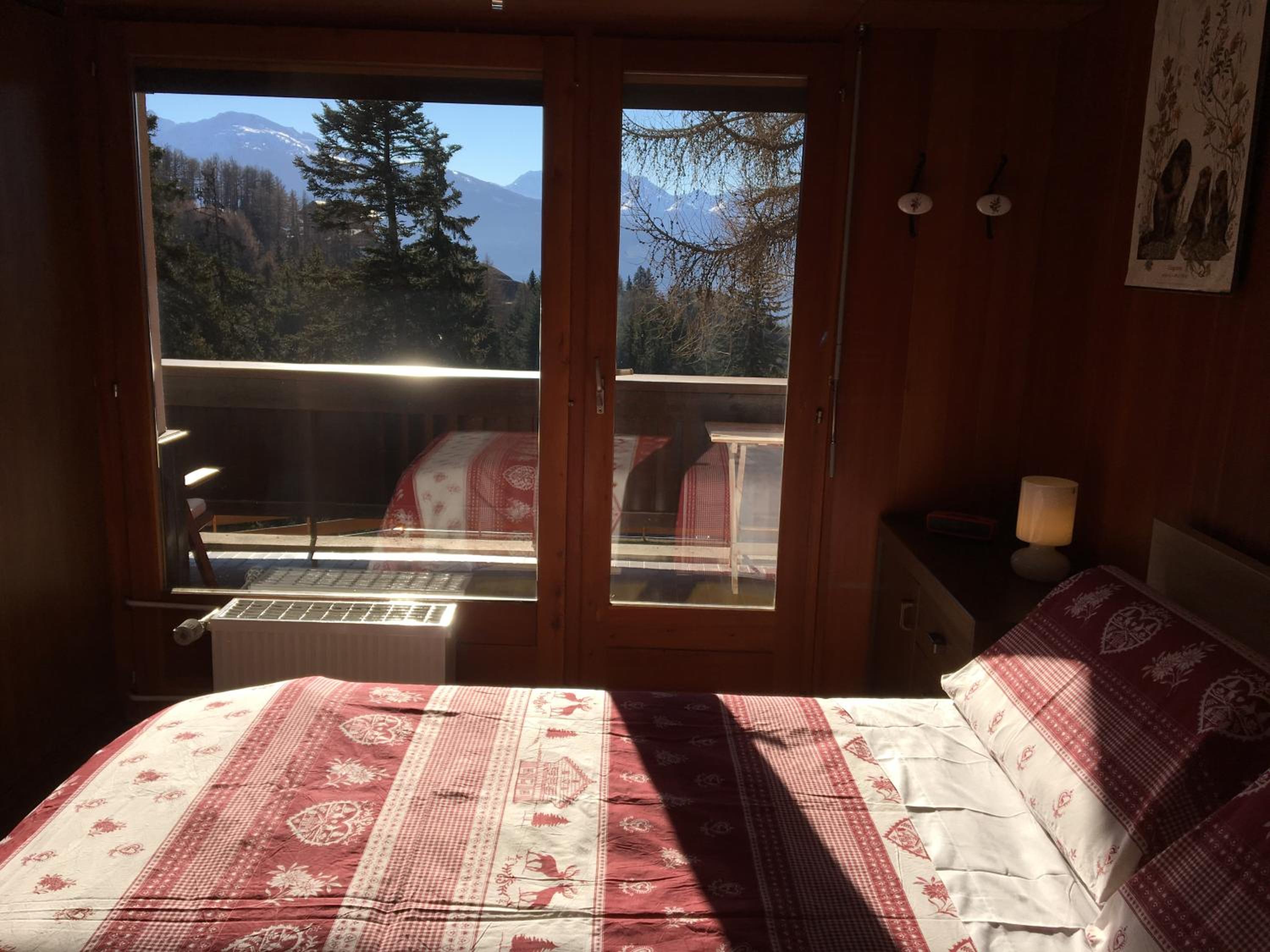 Renovated Mountain View Apartment - Les Eperviers
