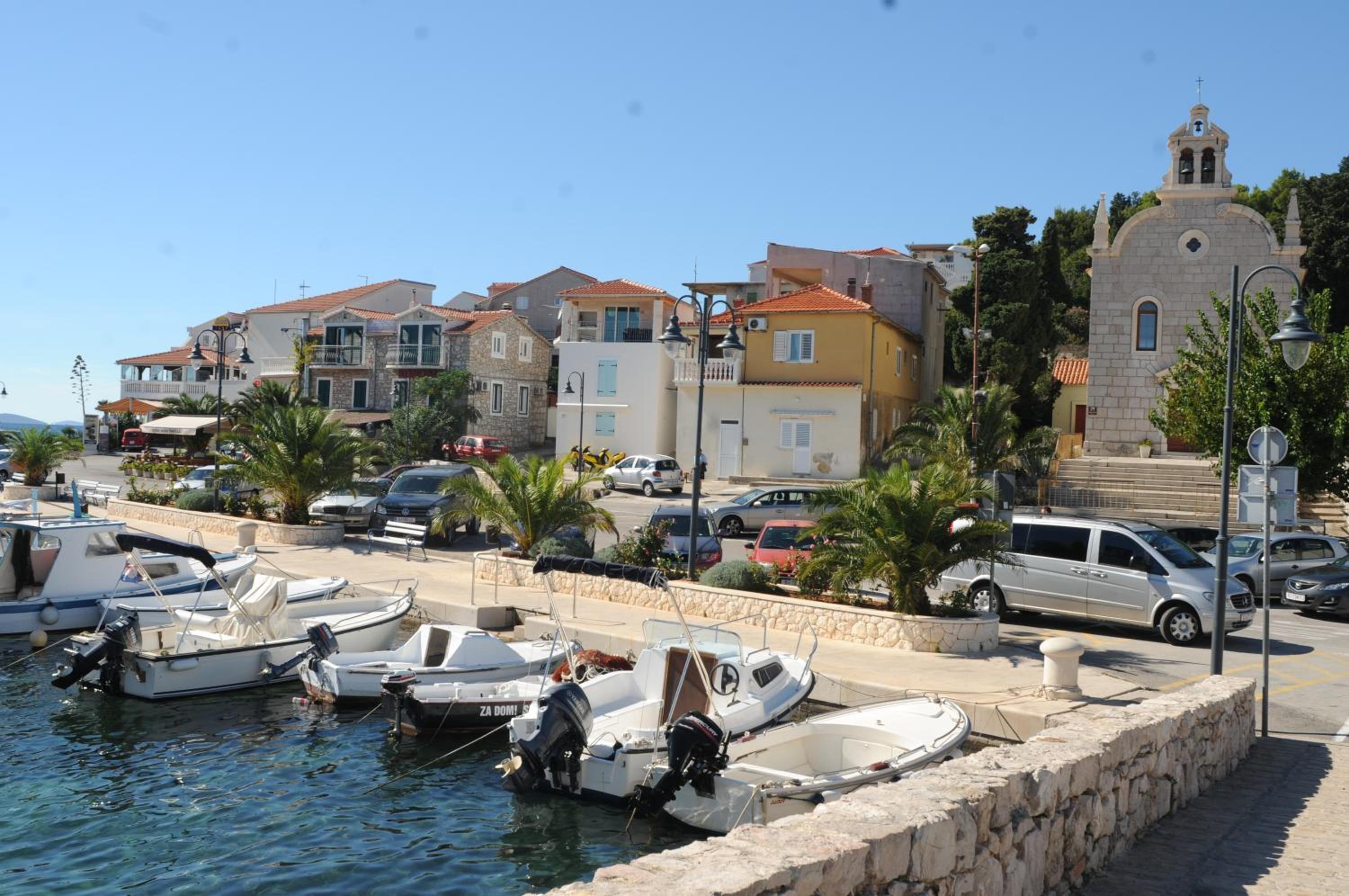Apartments Jareb