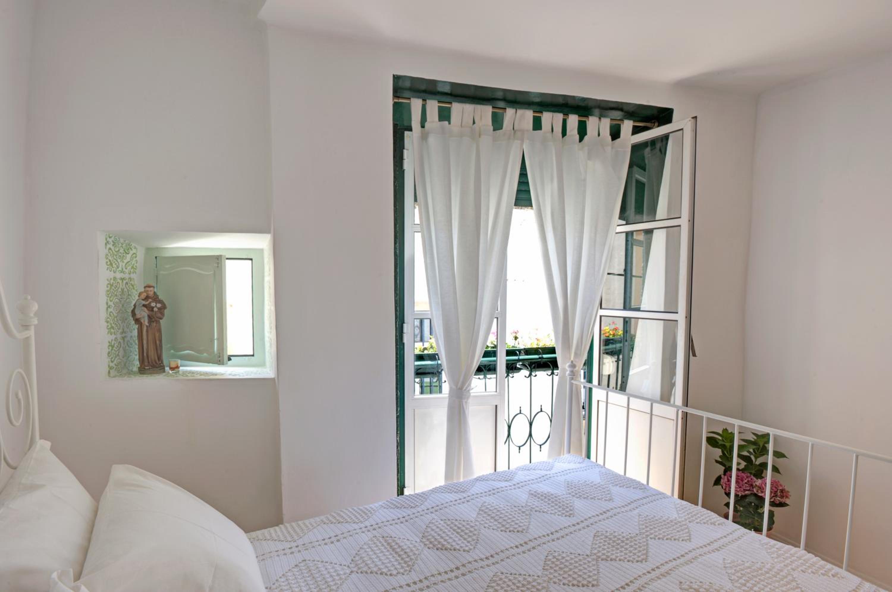Stay local in Alfama! Alice central home, near river view 2