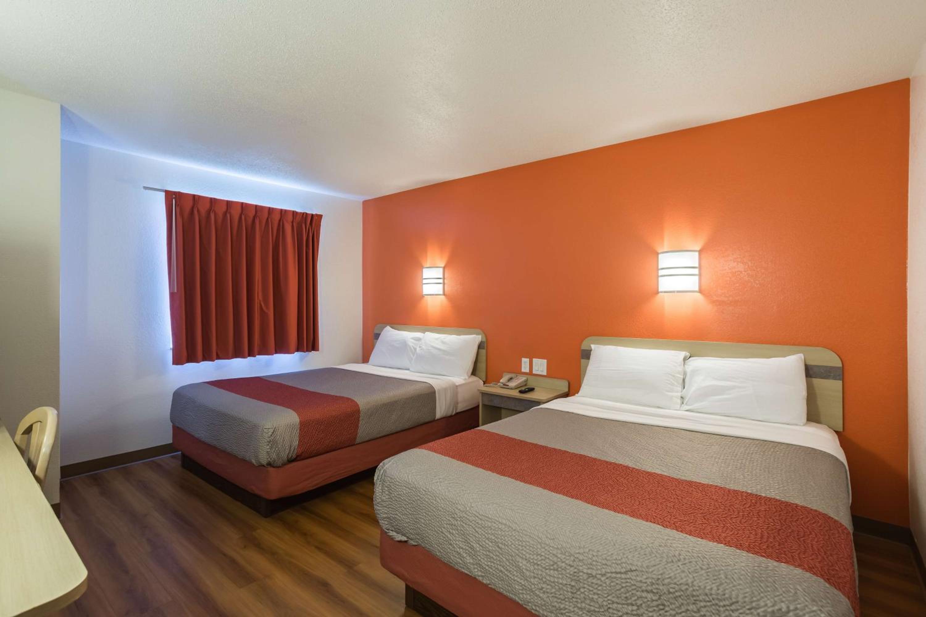 Motel 6 Dale, Indiana Near Holiday World and Splashing safari#Central Time #I64 Highway