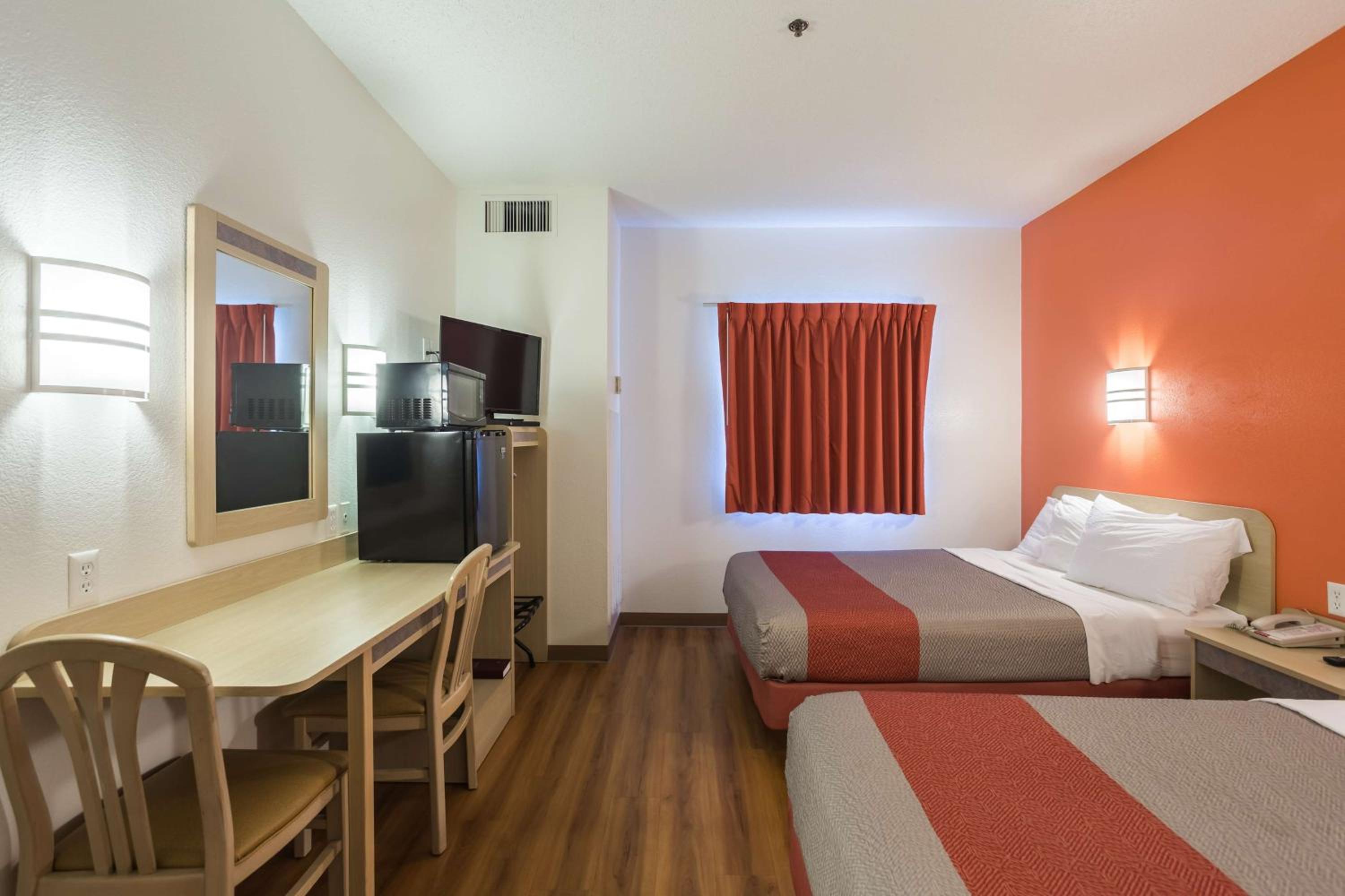 Motel 6 Dale, Indiana Near Holiday World and Splashing safari#Central Time #I64 Highway